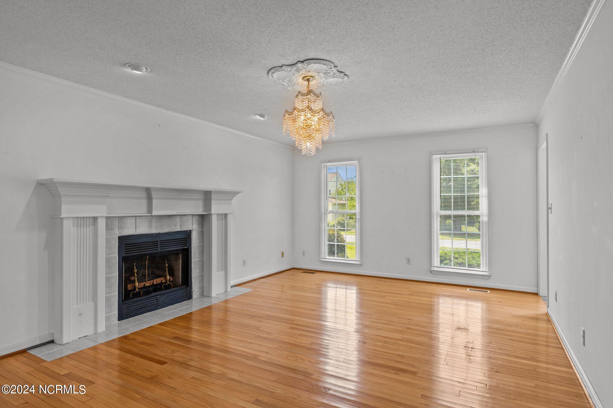 265 Bay Run Property Photo 9