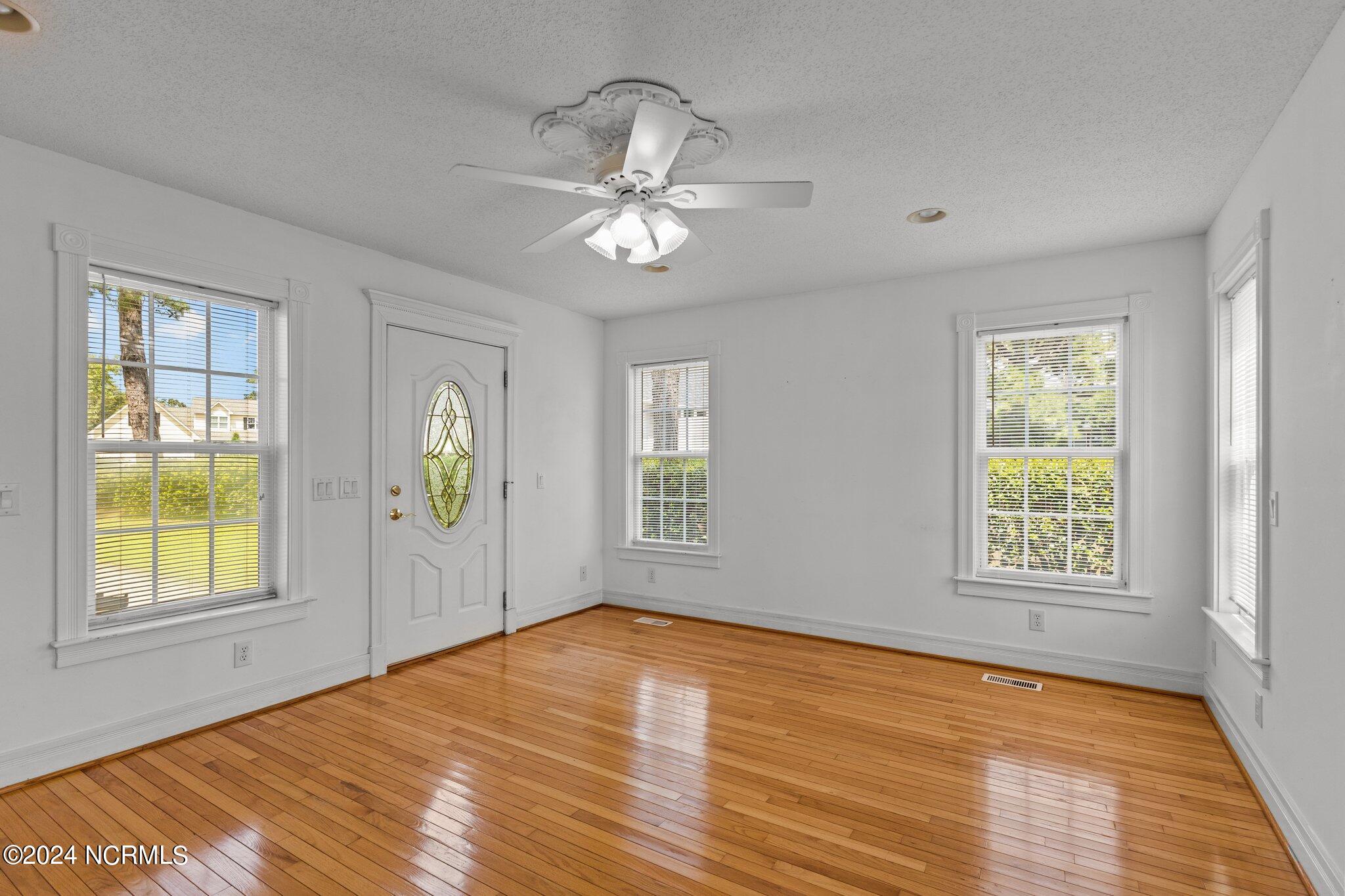 265 Bay Run Property Photo 10
