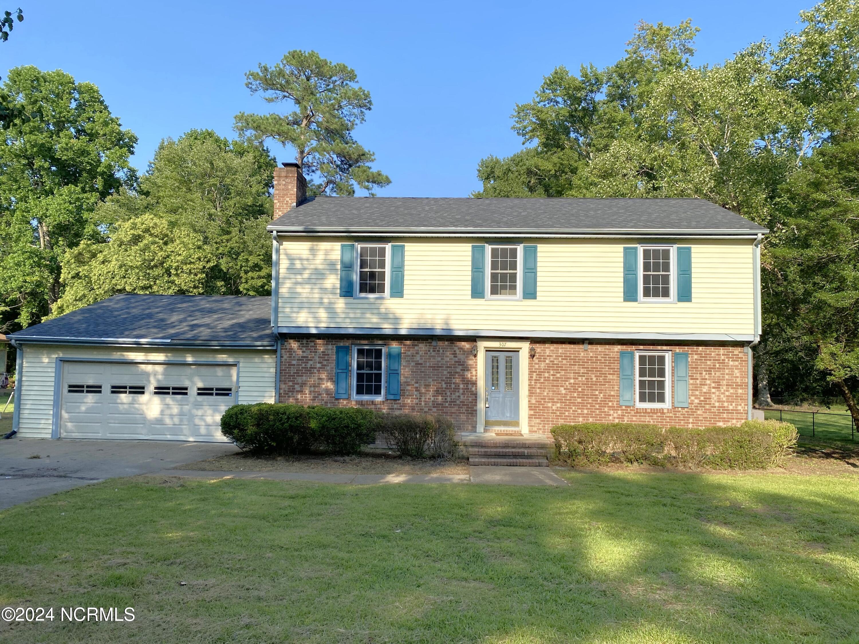 307 Glen Oak Drive Property Photo 1