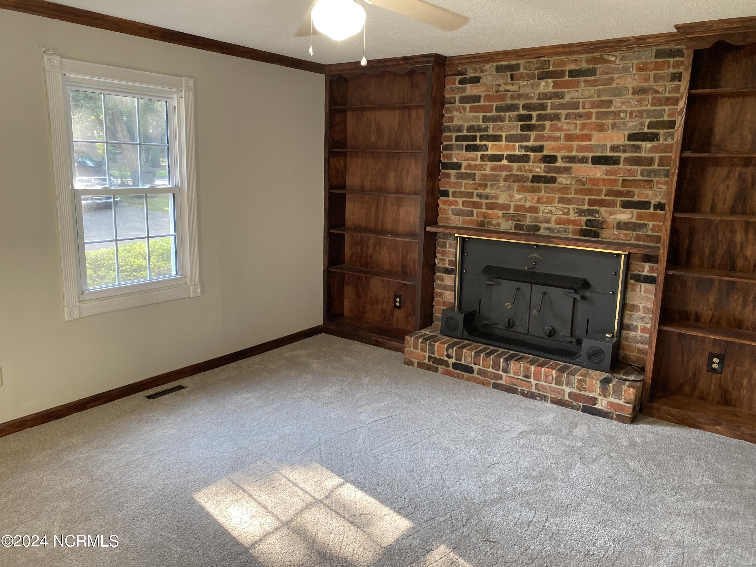 307 Glen Oak Drive Property Photo 5