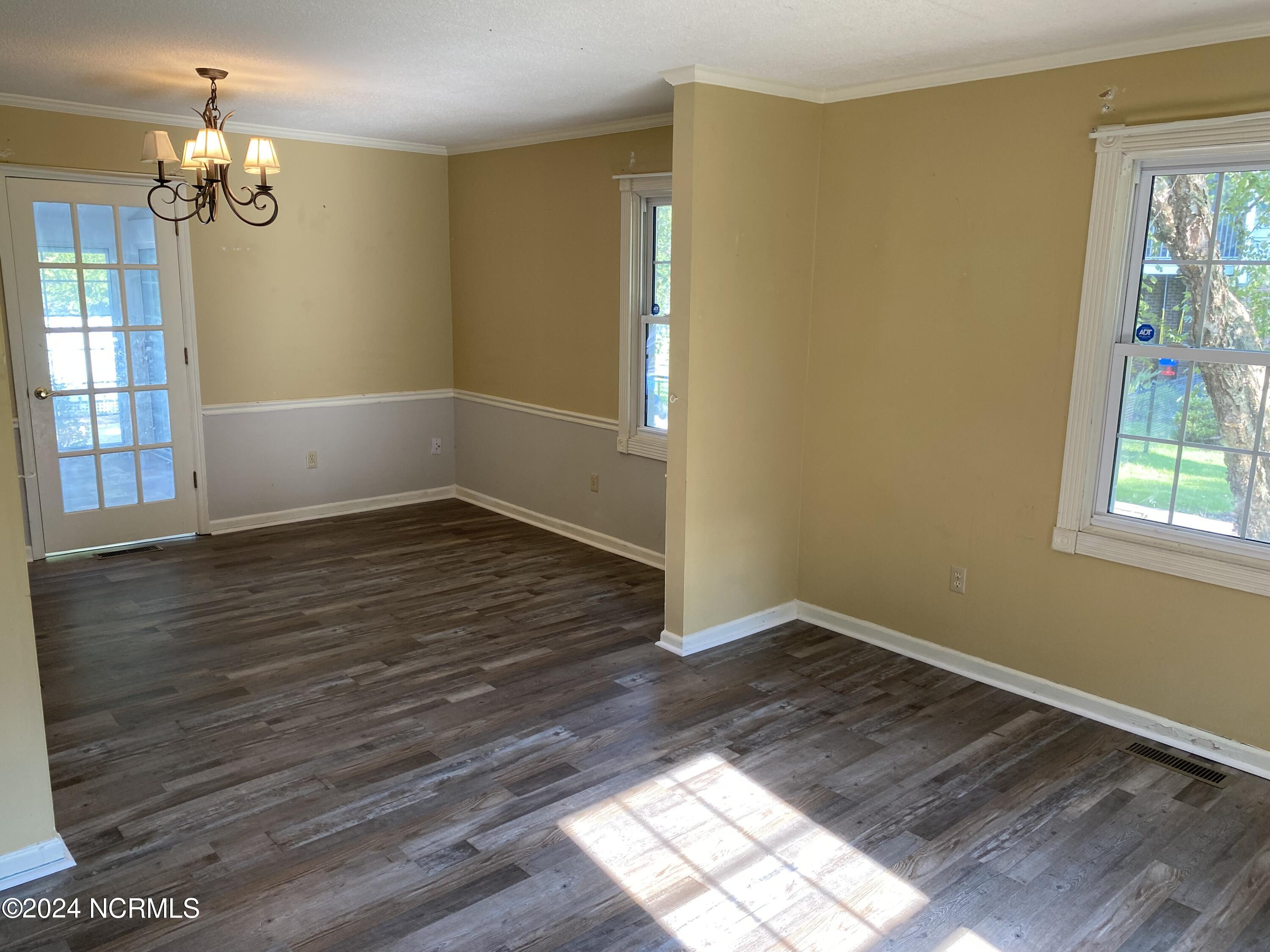 307 Glen Oak Drive Property Photo 8