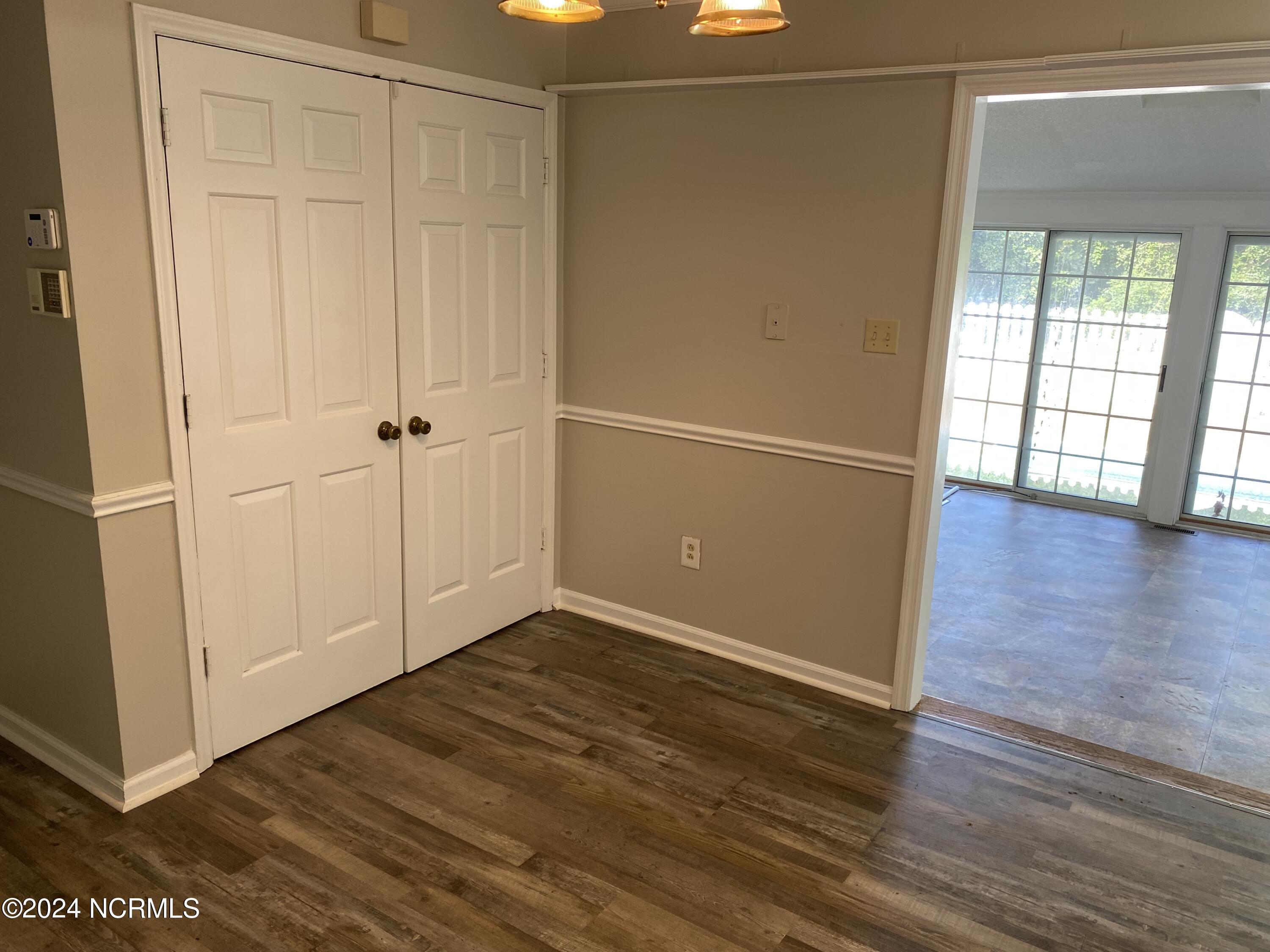 307 Glen Oak Drive Property Photo 9