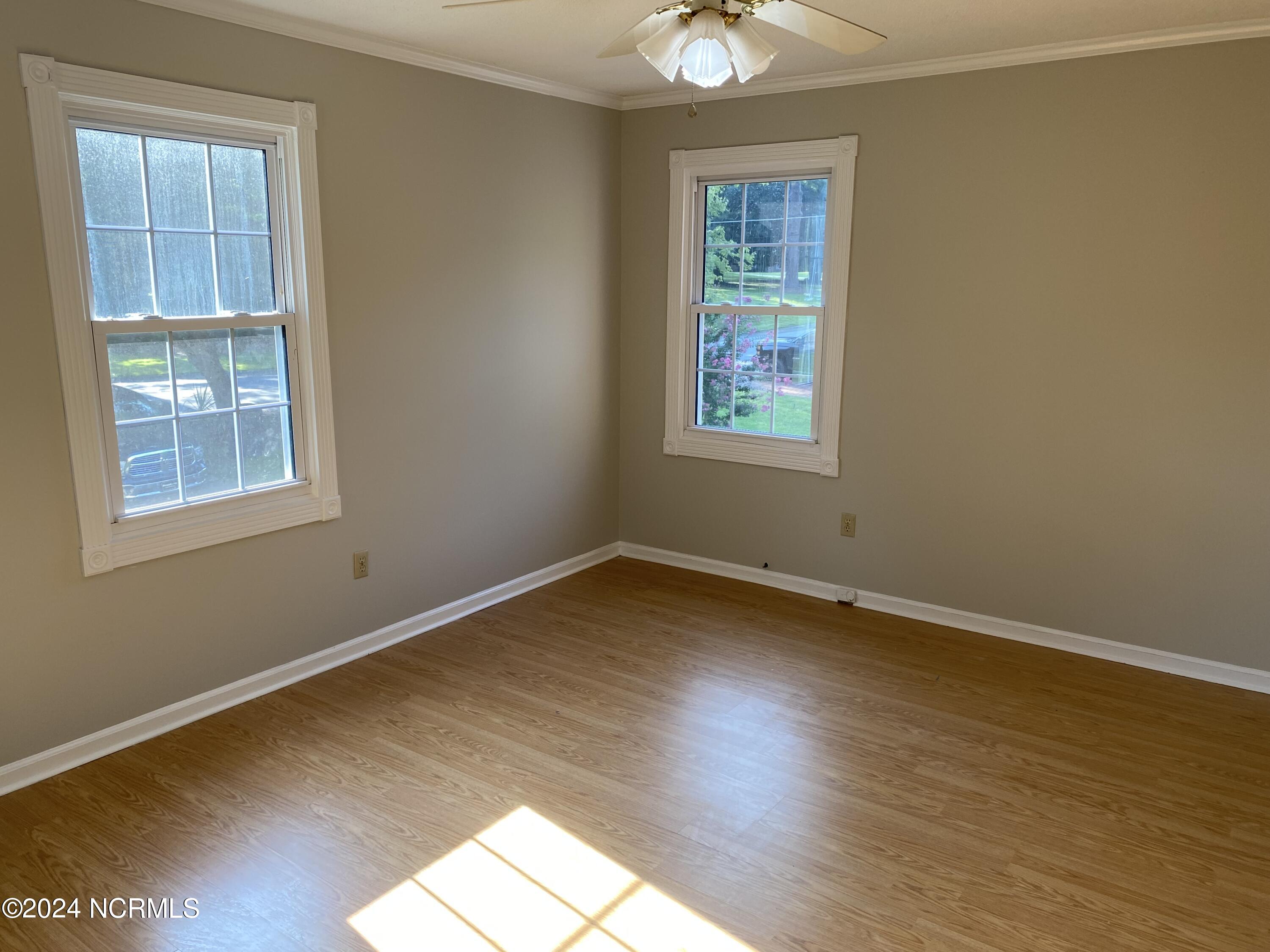 307 Glen Oak Drive Property Photo 13