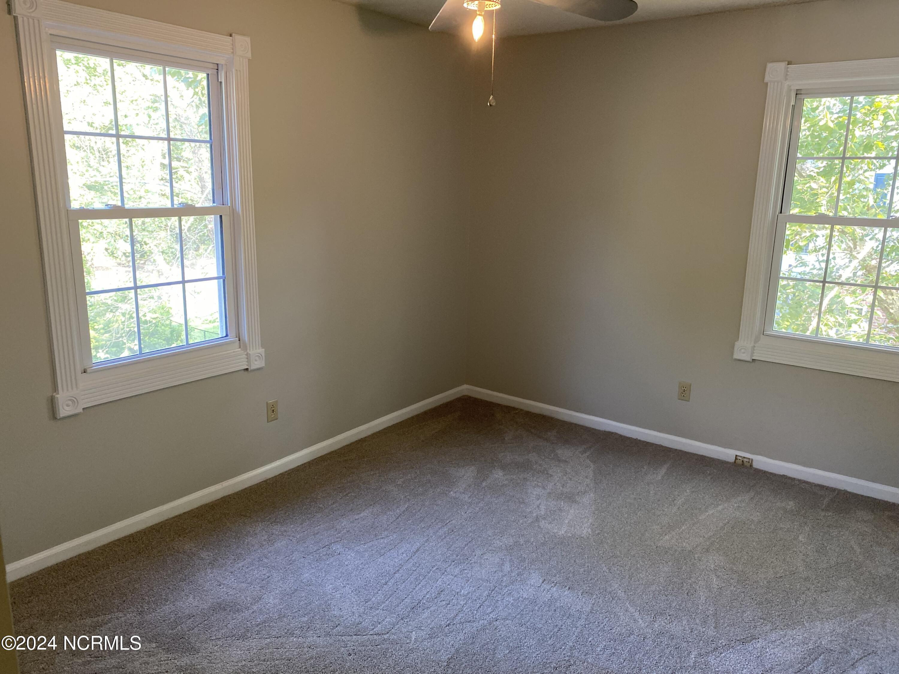 307 Glen Oak Drive Property Photo 17
