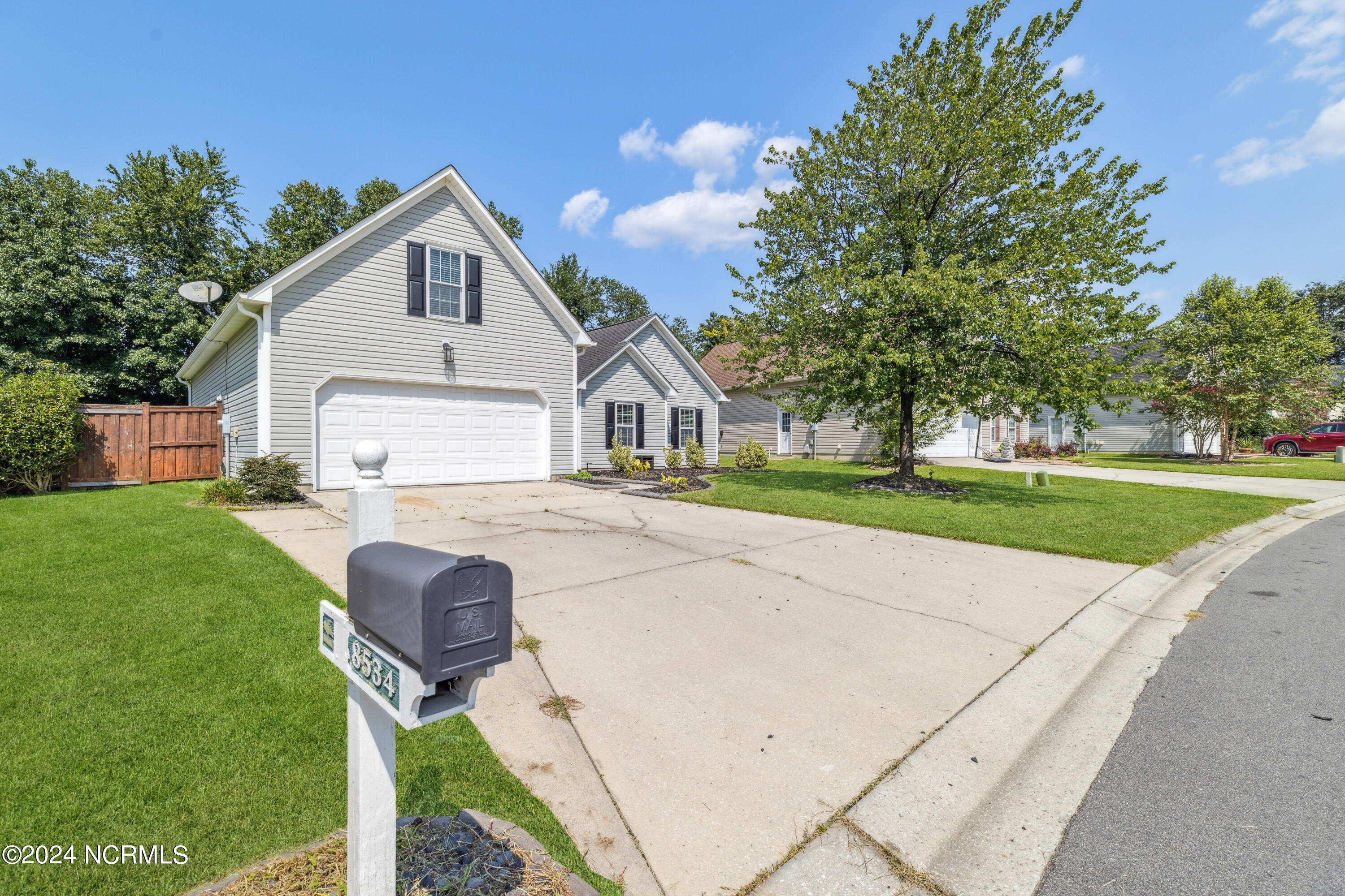 8534 Glasgow Street Property Photo 2