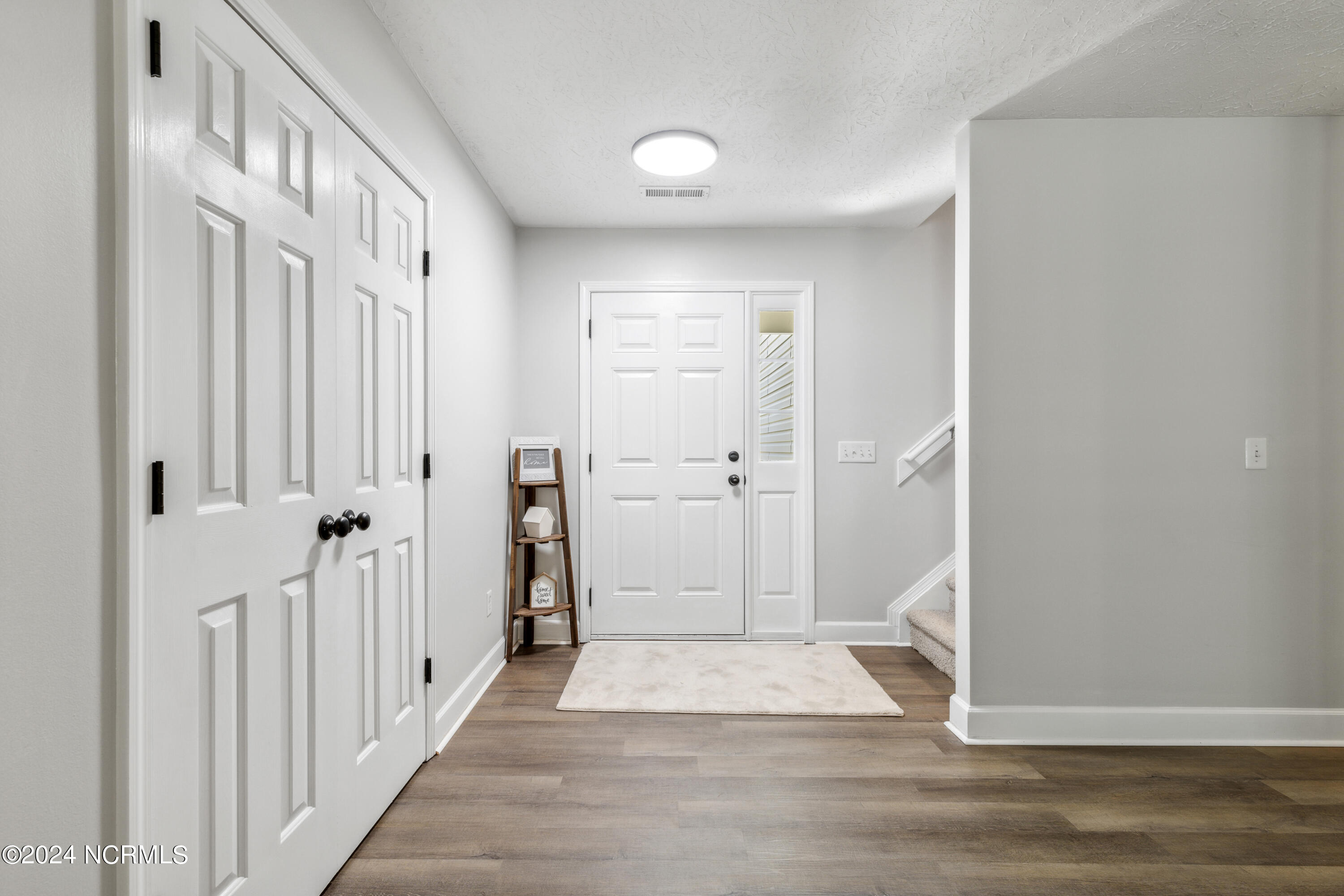 8534 Glasgow Street Property Photo 5