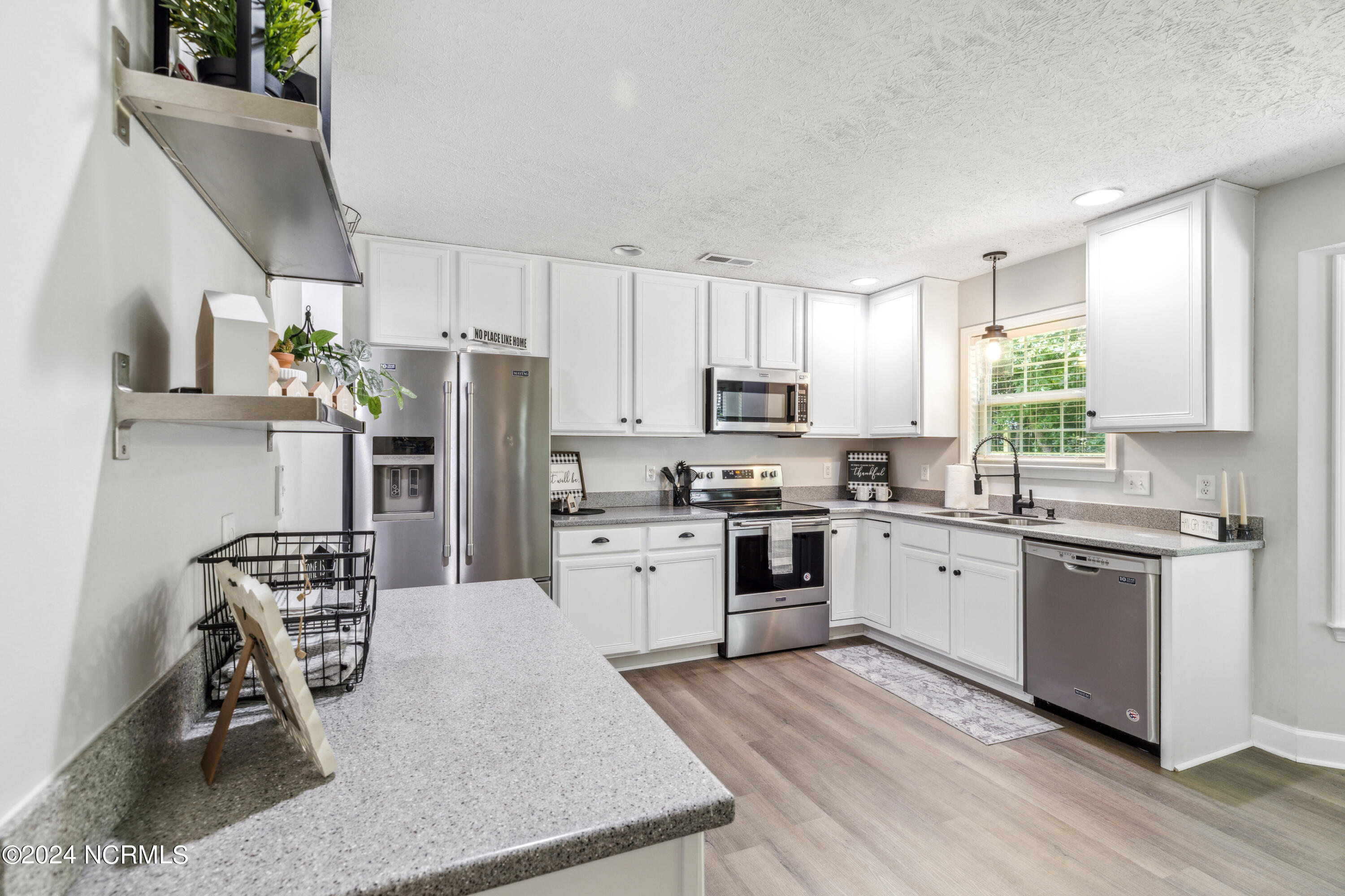 8534 Glasgow Street Property Photo 16