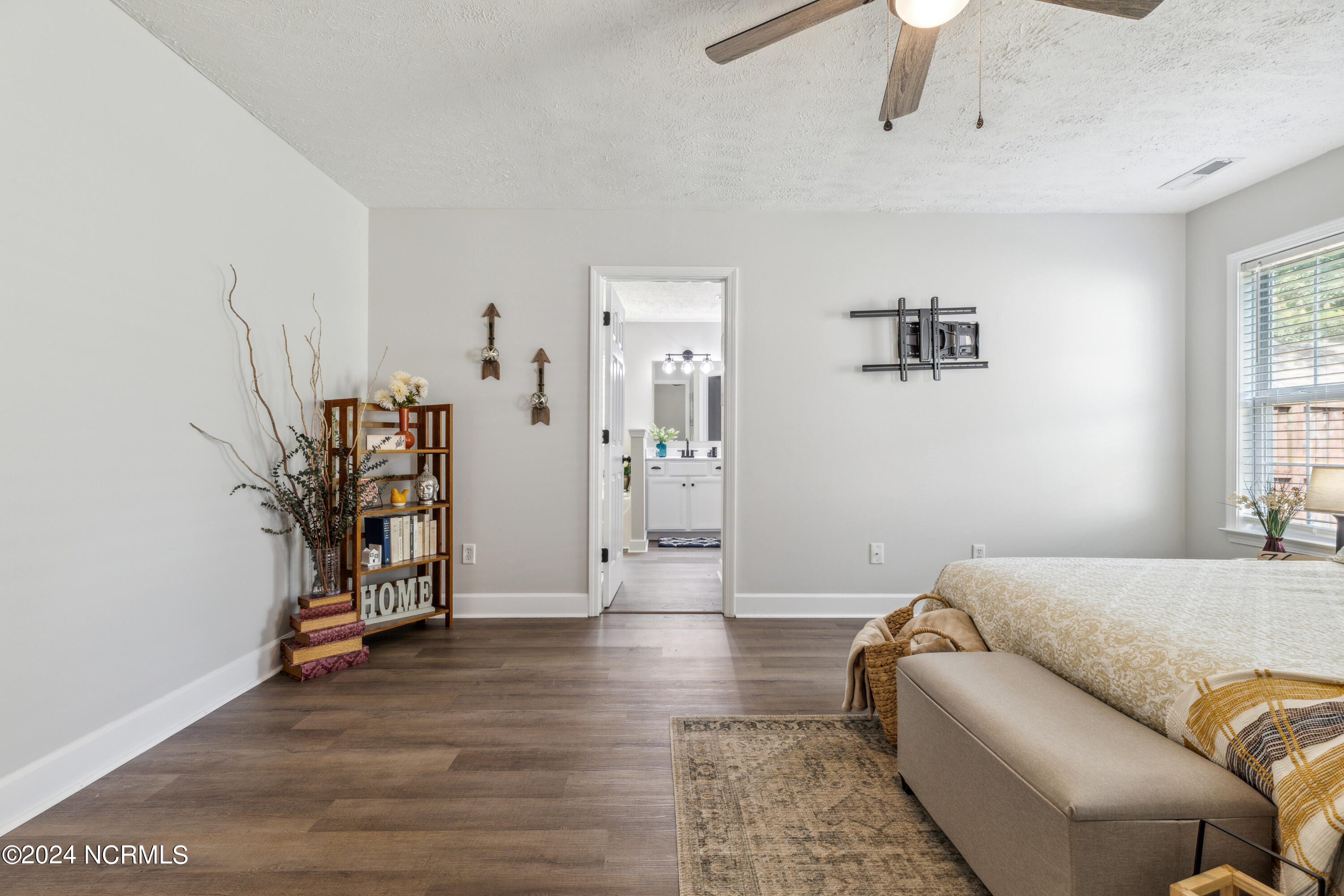 8534 Glasgow Street Property Photo 21