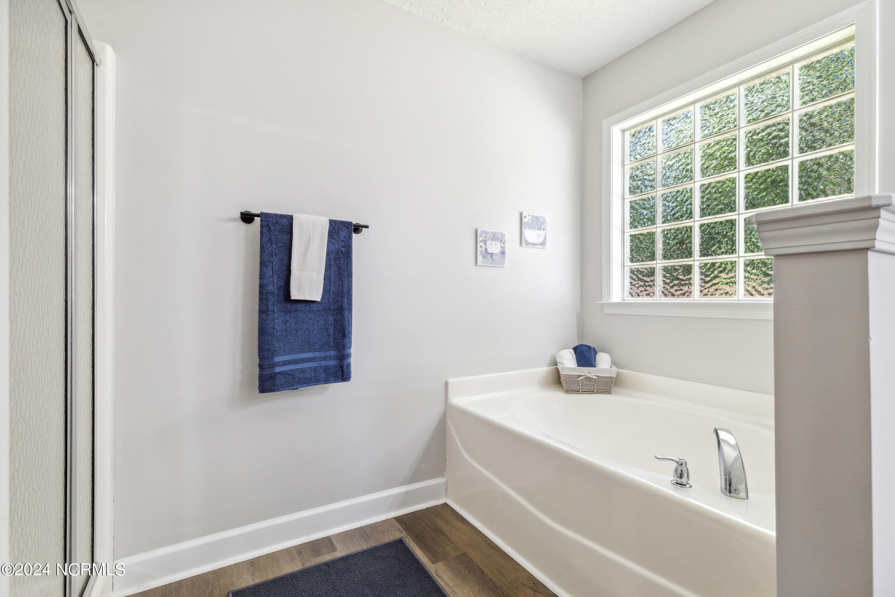 8534 Glasgow Street Property Photo 24