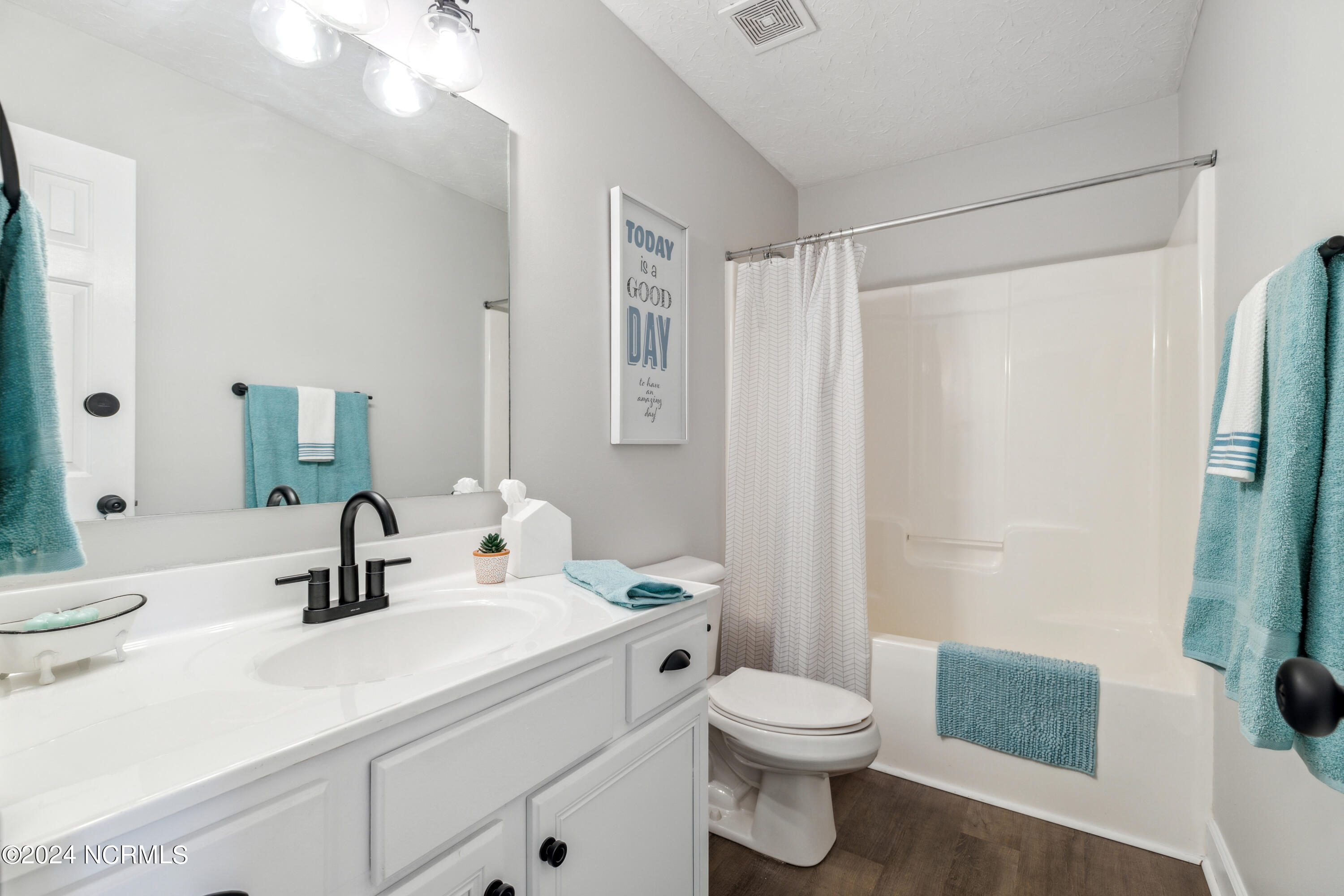 8534 Glasgow Street Property Photo 28