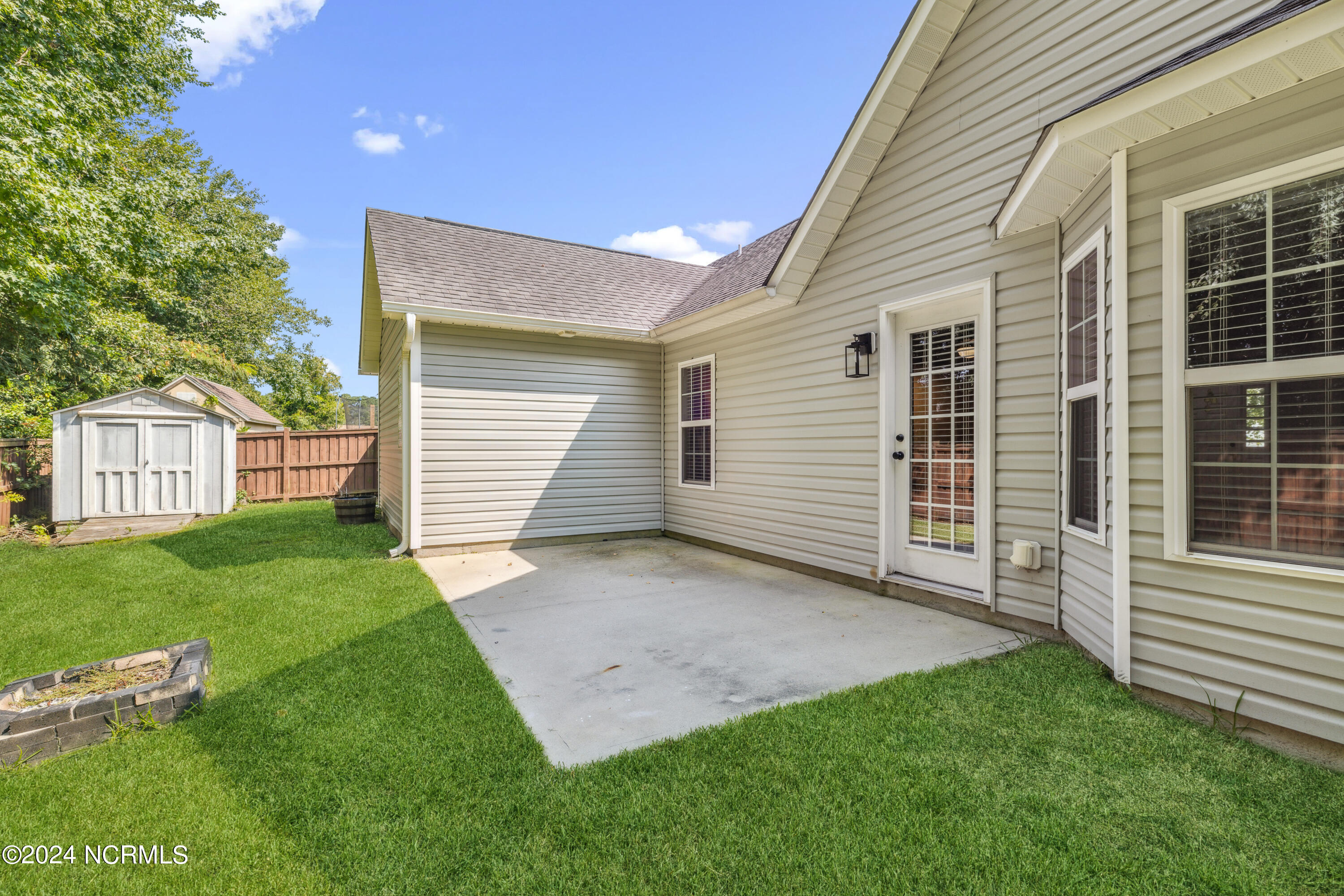 8534 Glasgow Street Property Photo 34