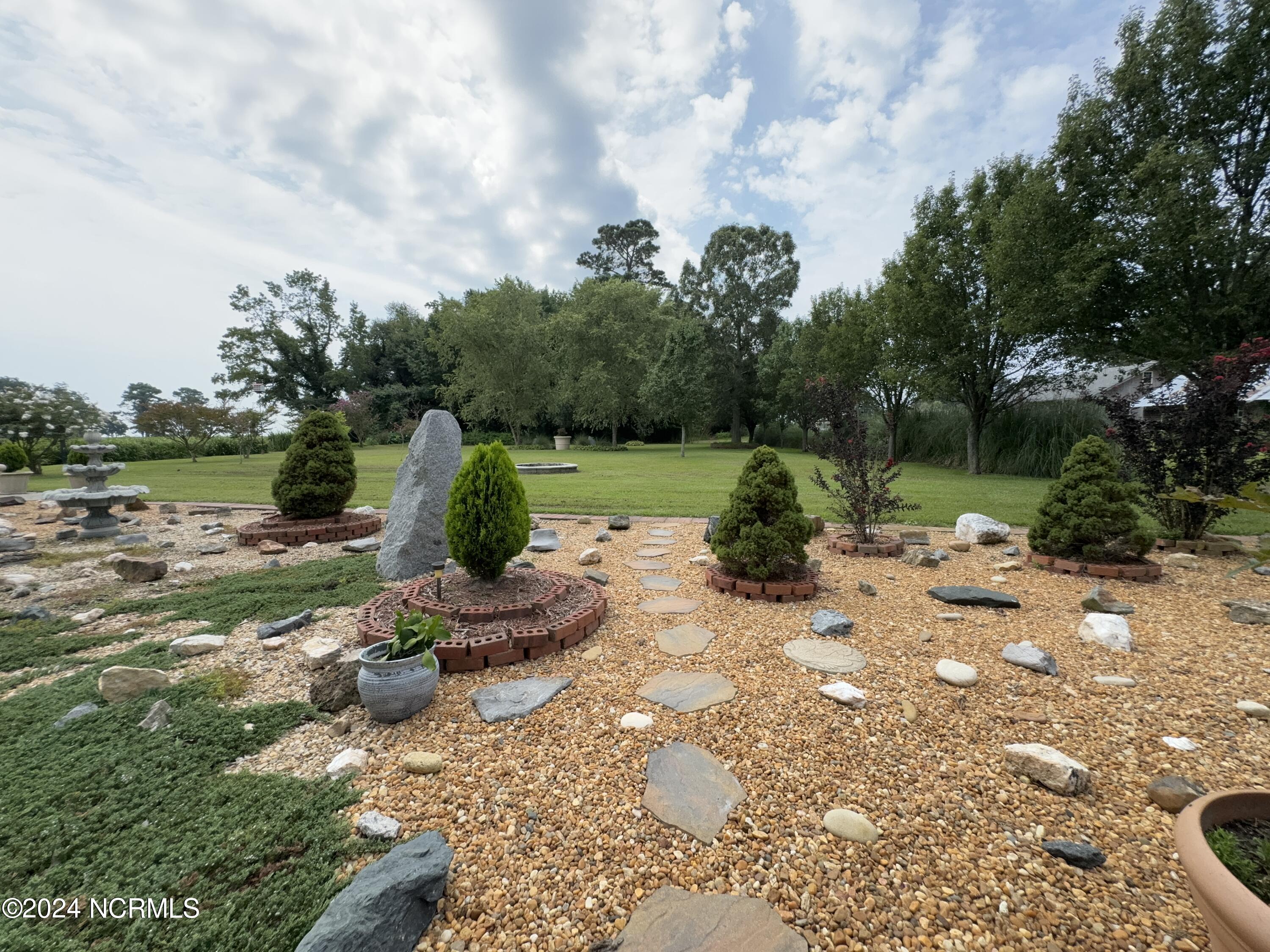 139 Soundview Drive Property Photo 14