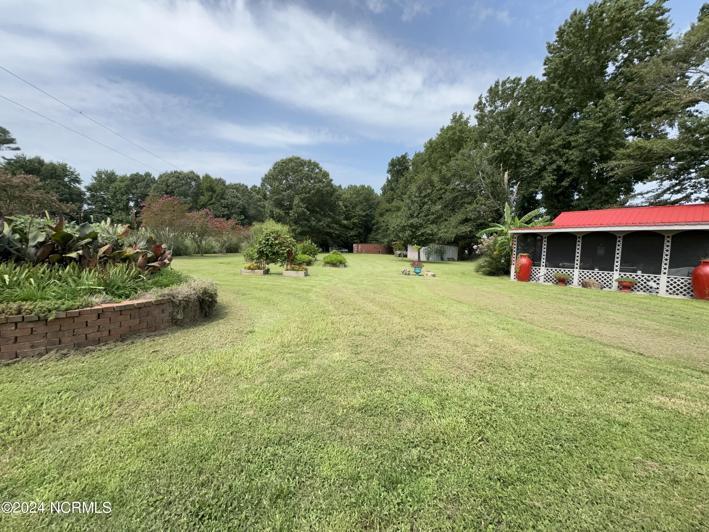 139 Soundview Drive Property Photo 16