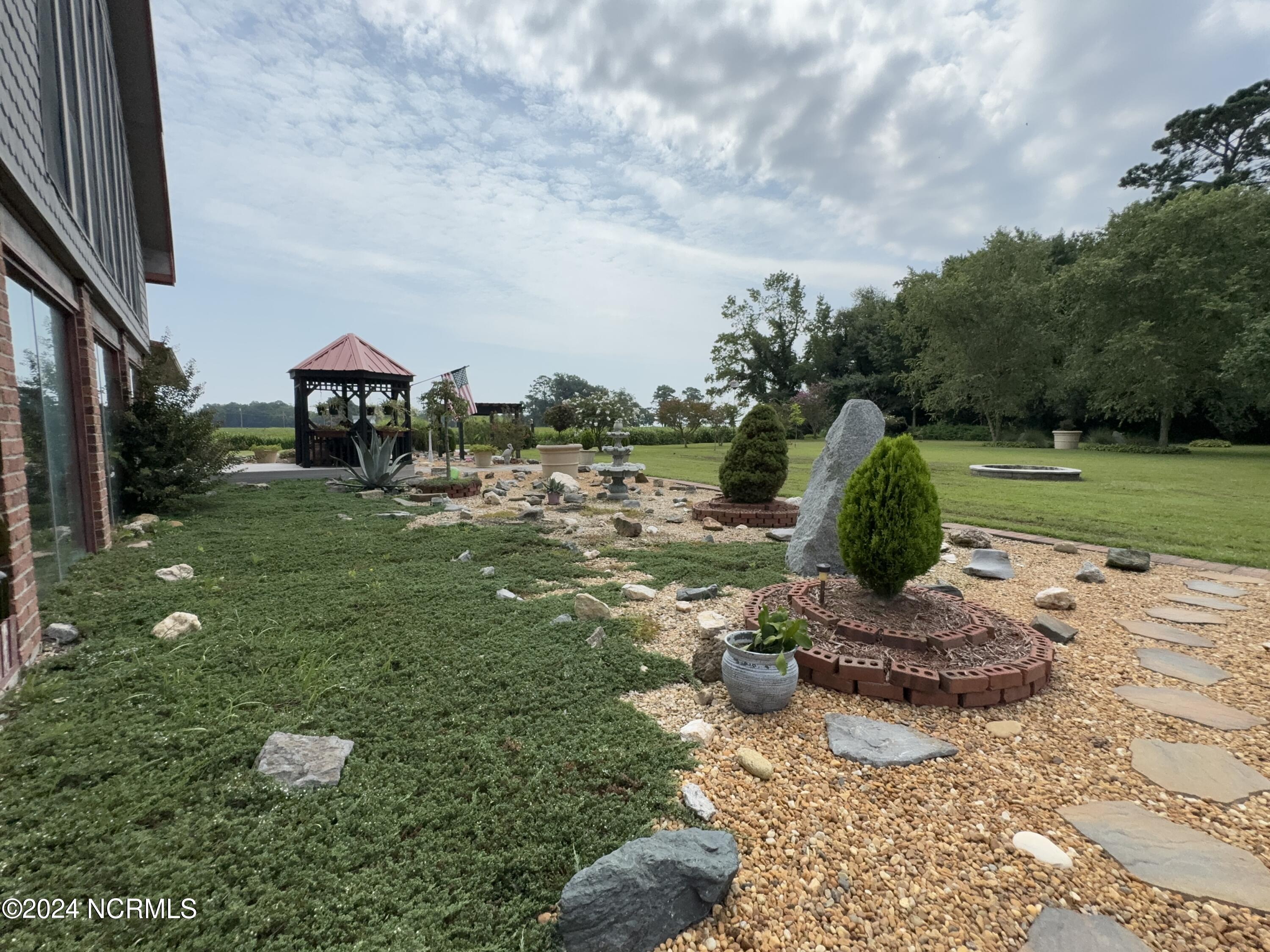 139 Soundview Drive Property Photo 18