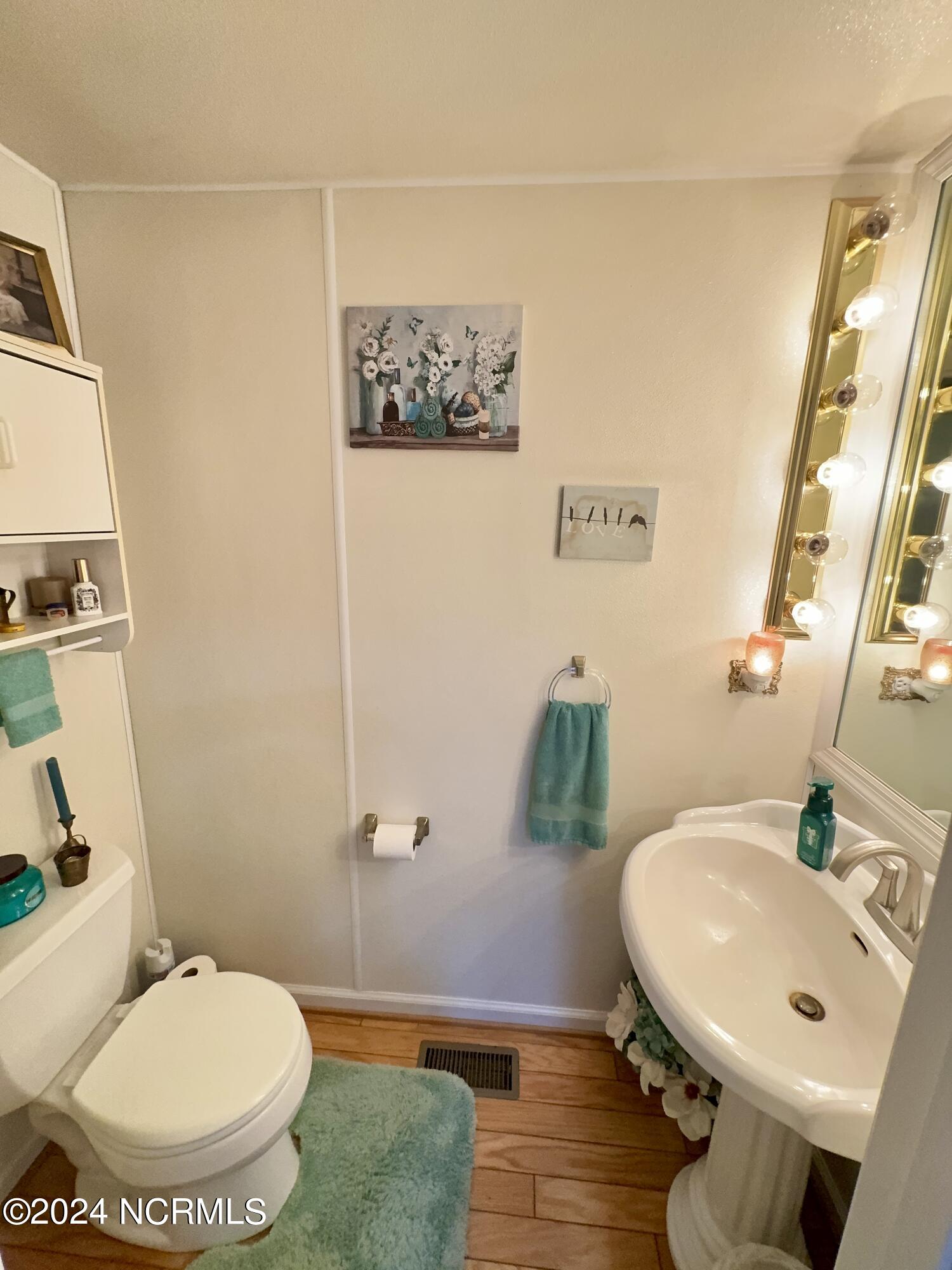 139 Soundview Drive Property Photo 35