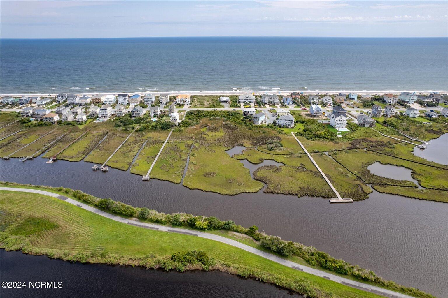 3667 Island Drive Property Photo 5