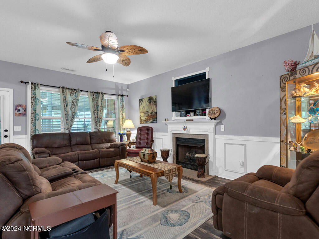 778 Village Point Road Property Photo 3