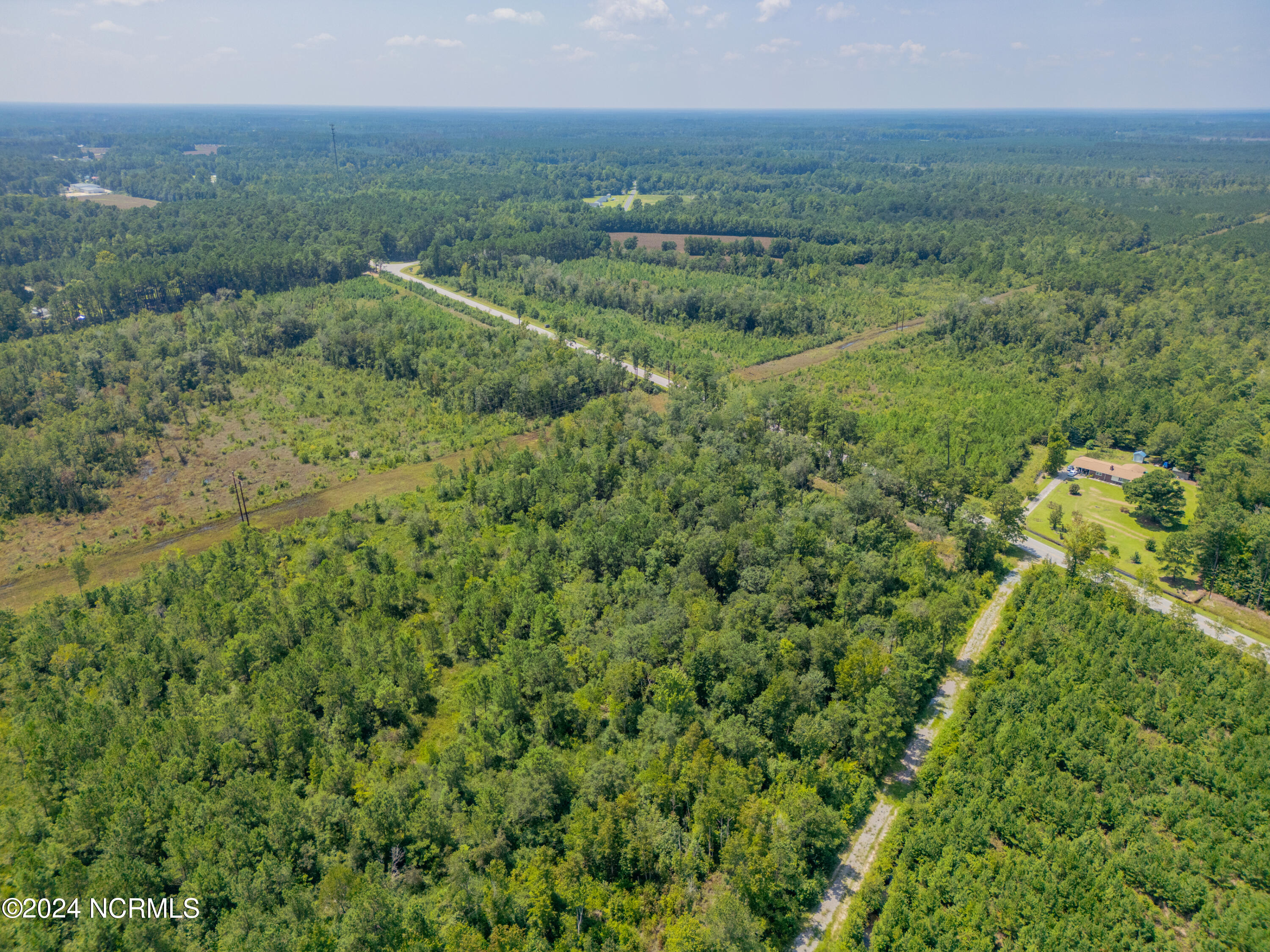 Near 949 General Howe Hwy Road Property Photo 2