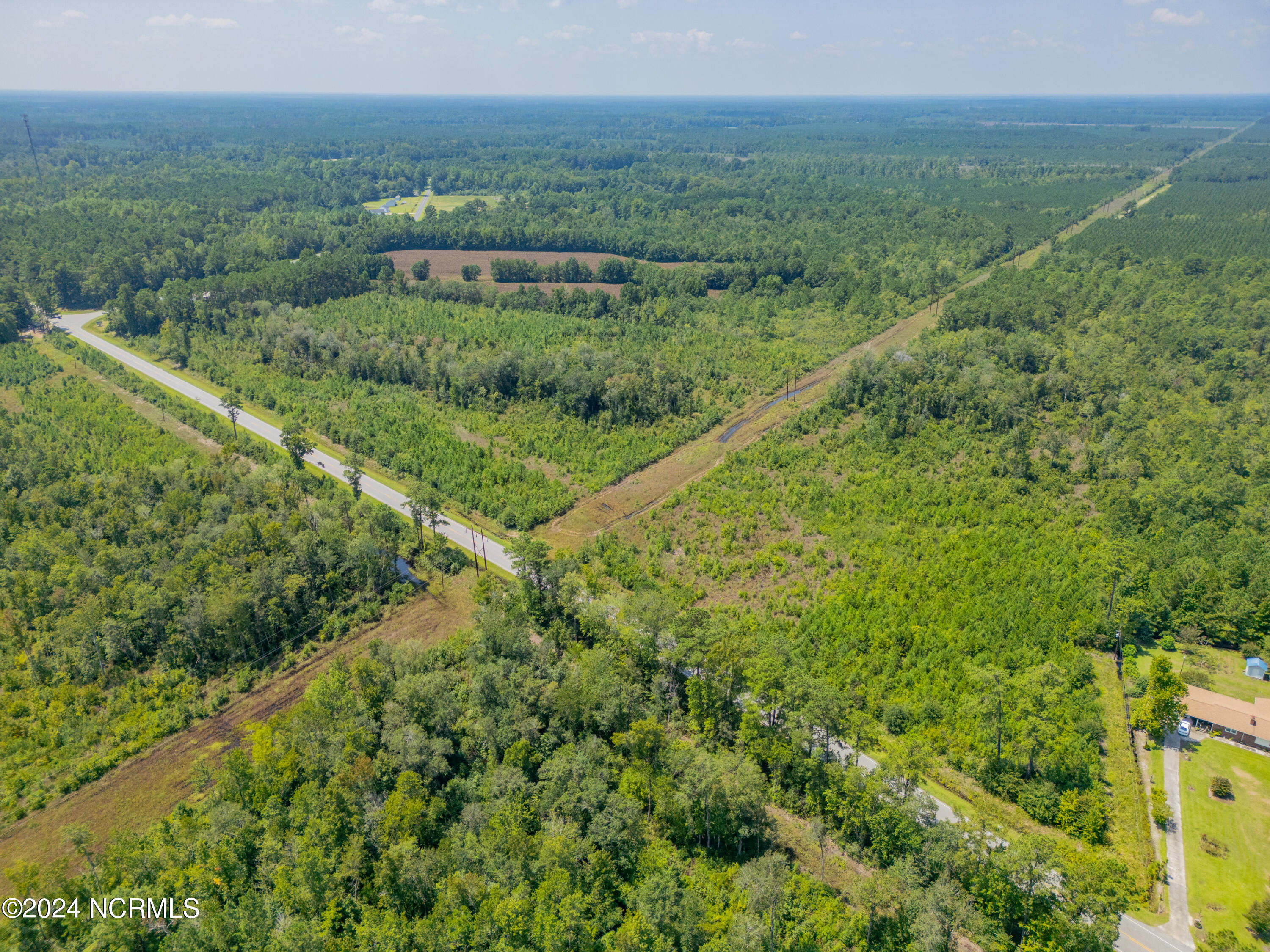 Near 949 General Howe Hwy Road Property Photo 3