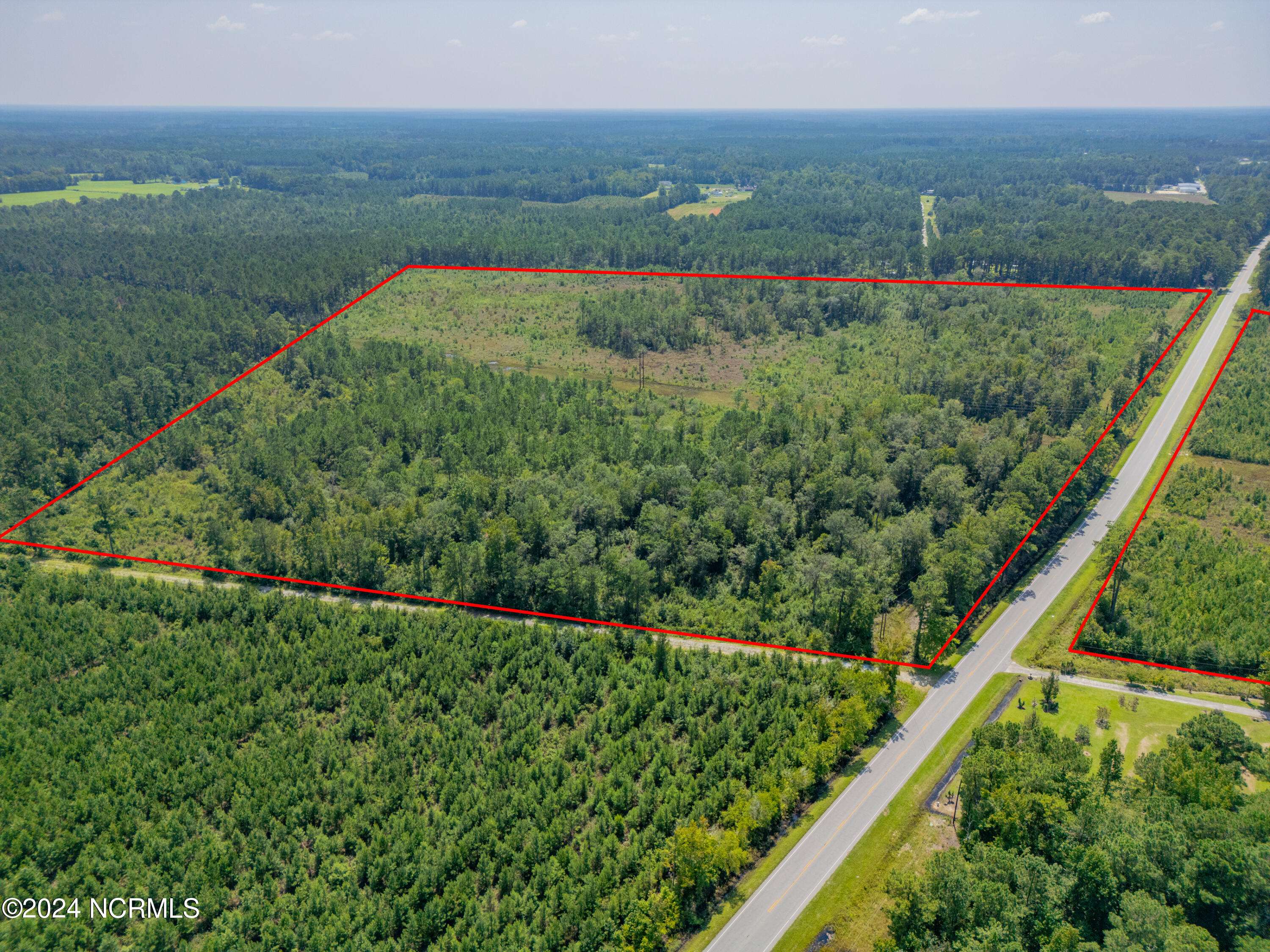 Near 949 General Howe Hwy Road Property Photo 6