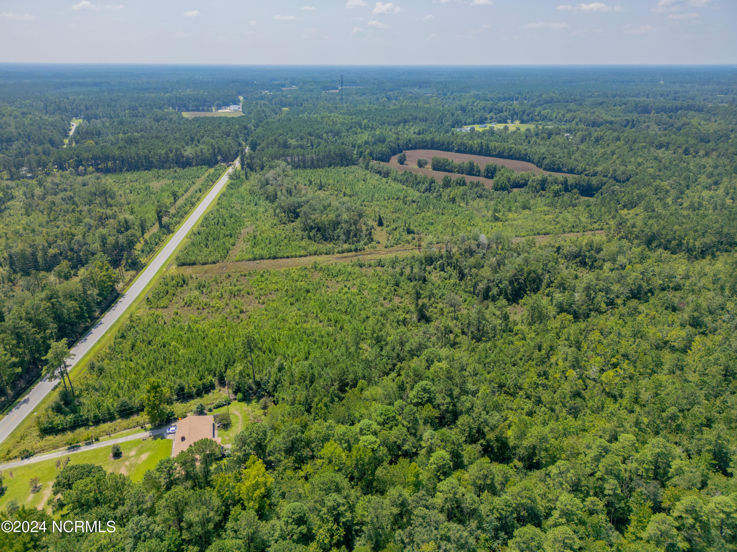 Near 949 General Howe Hwy Road Property Photo 7