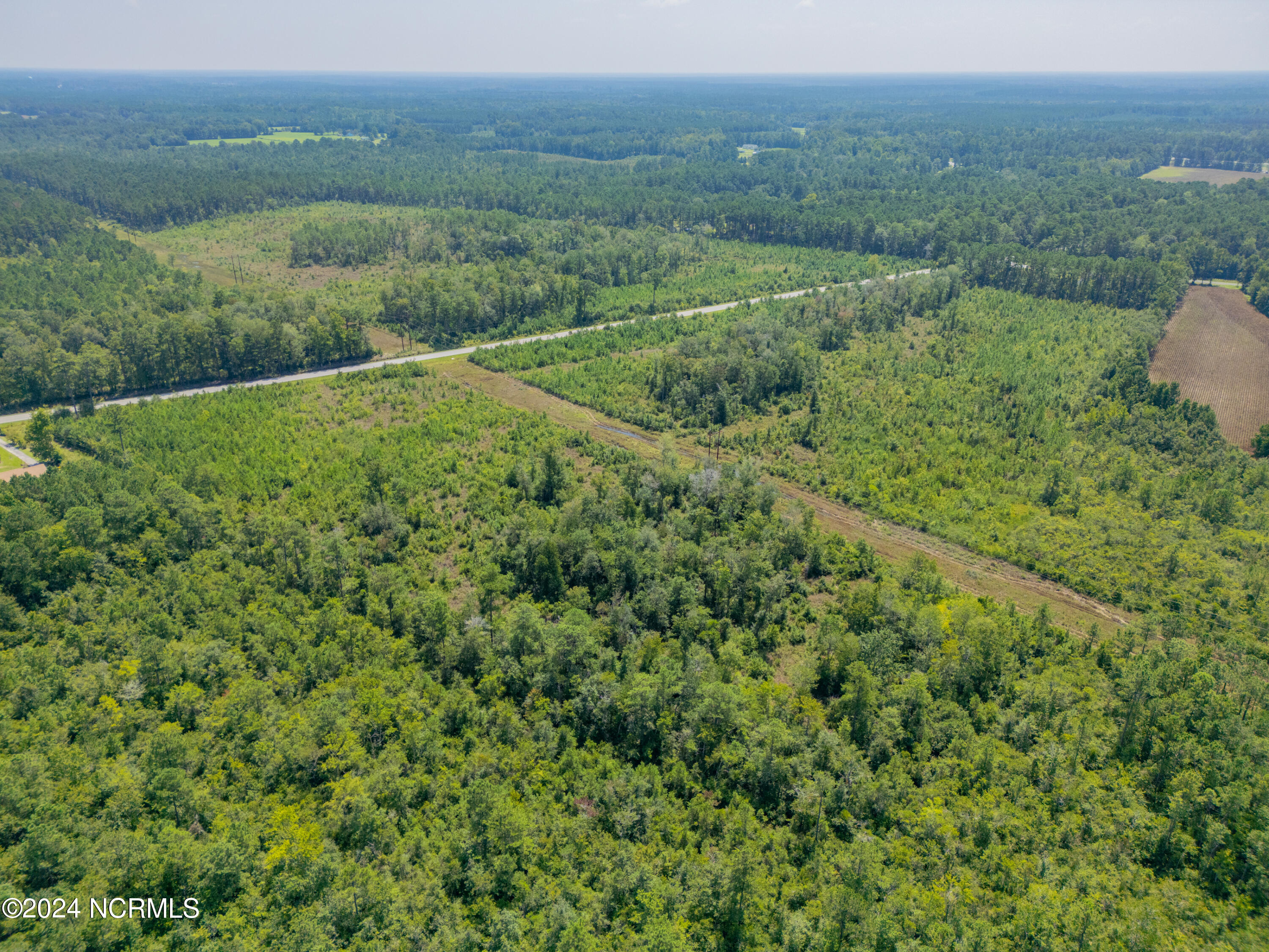 Near 949 General Howe Hwy Road Property Photo 8