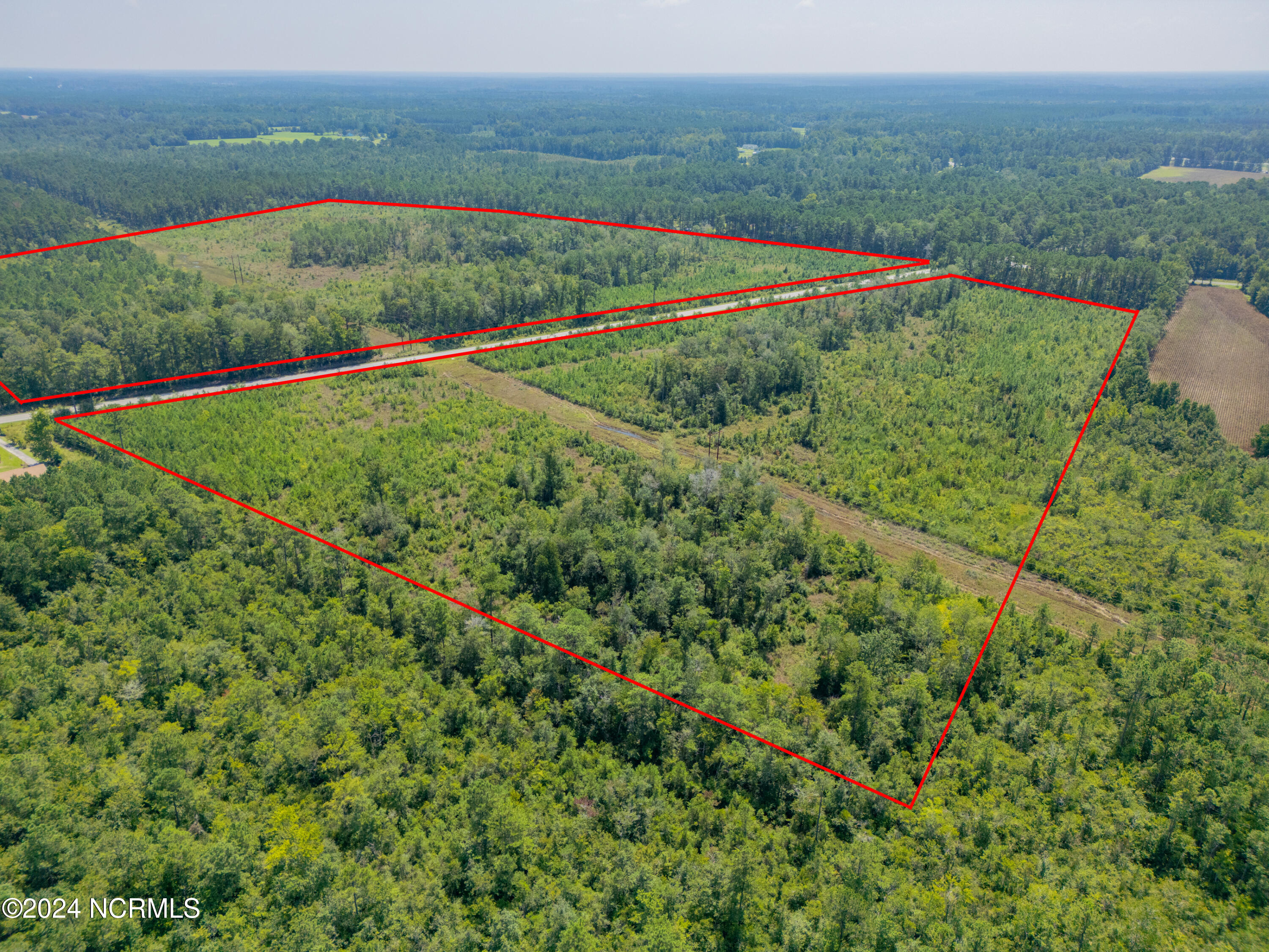 Near 949 General Howe Hwy Road Property Photo 9