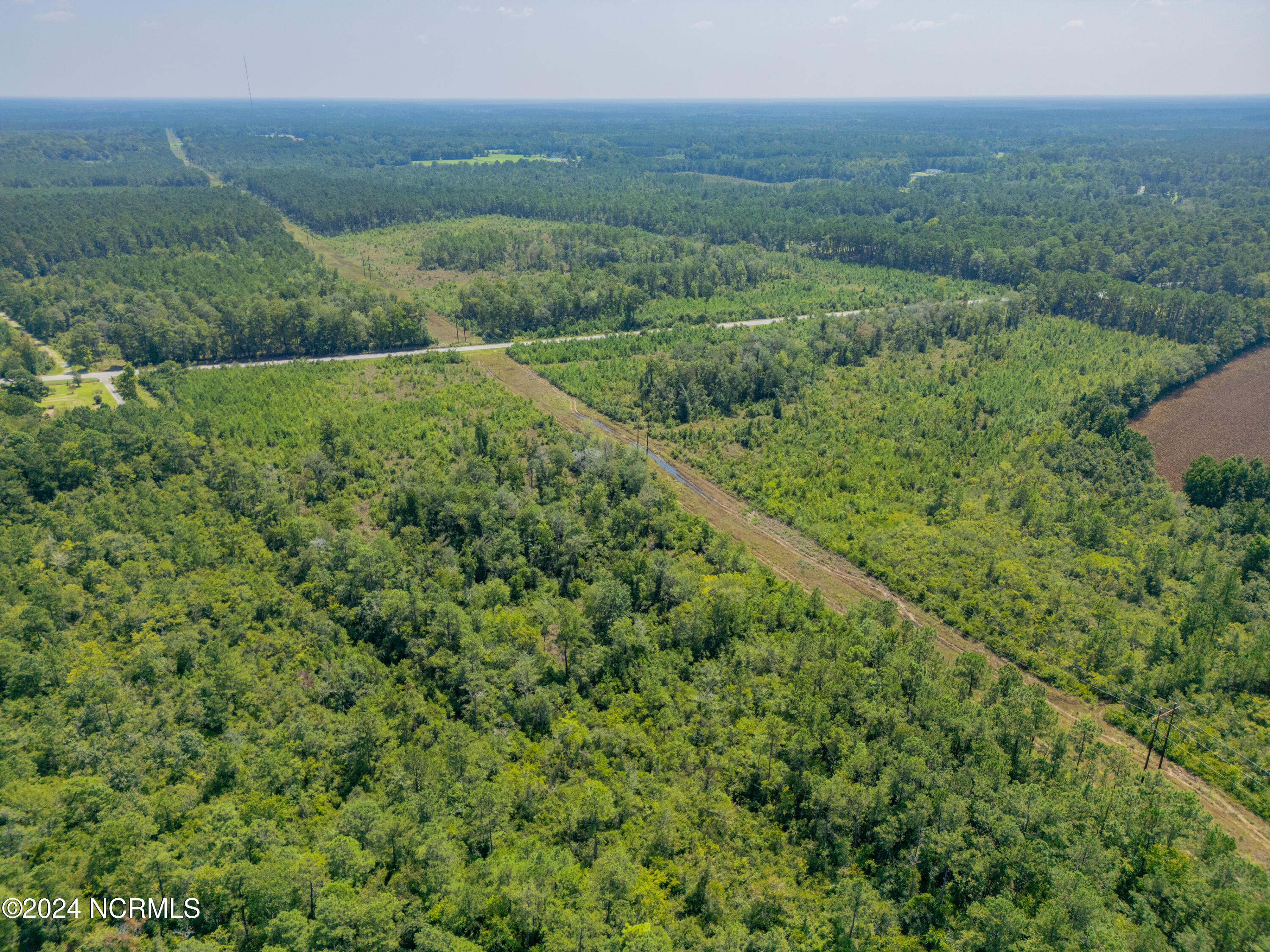 Near 949 General Howe Hwy Road Property Photo 10