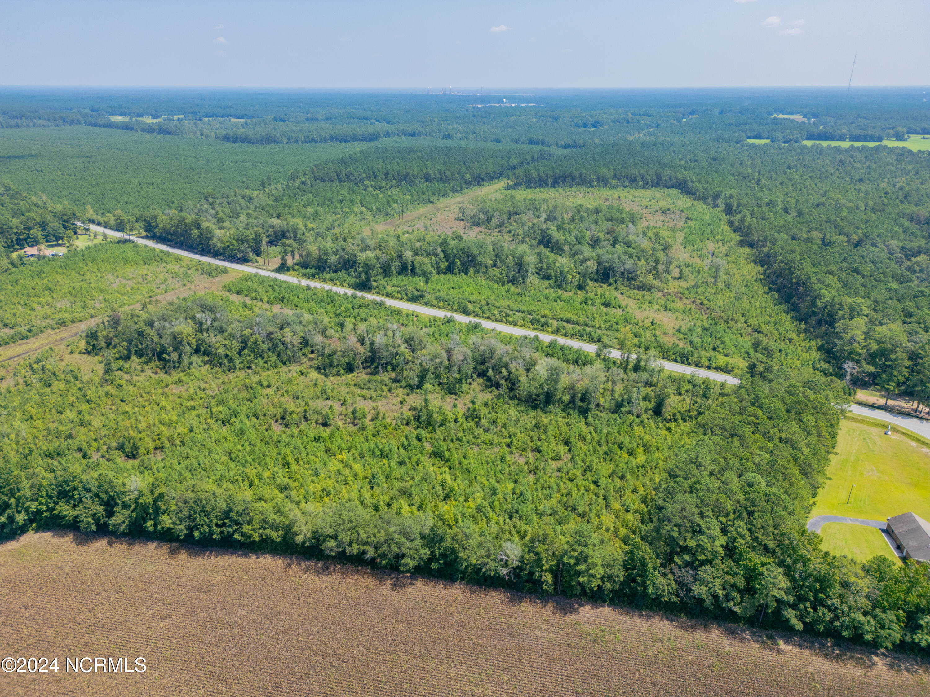 Near 949 General Howe Hwy Road Property Photo 11