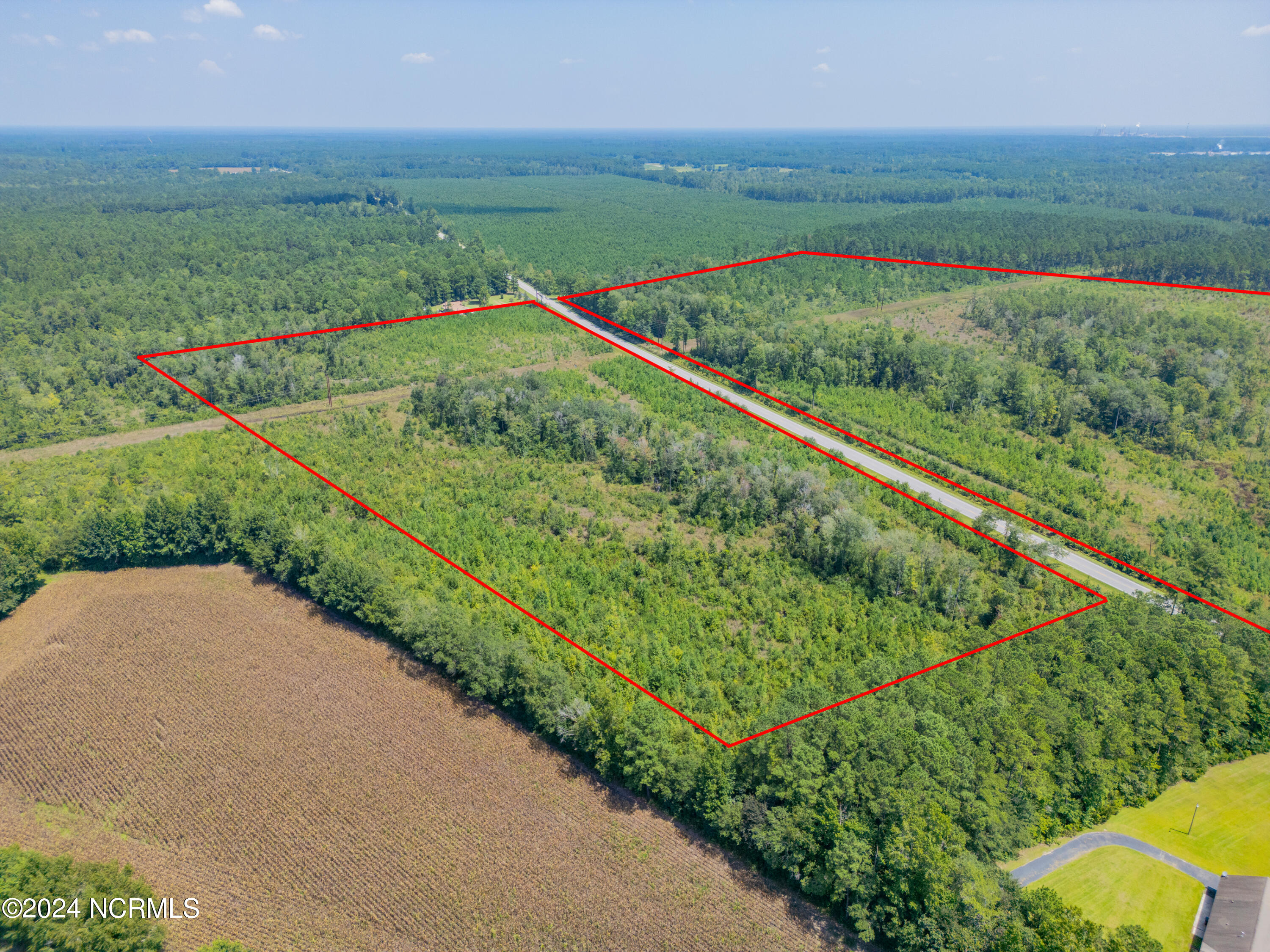 Near 949 General Howe Hwy Road Property Photo 13