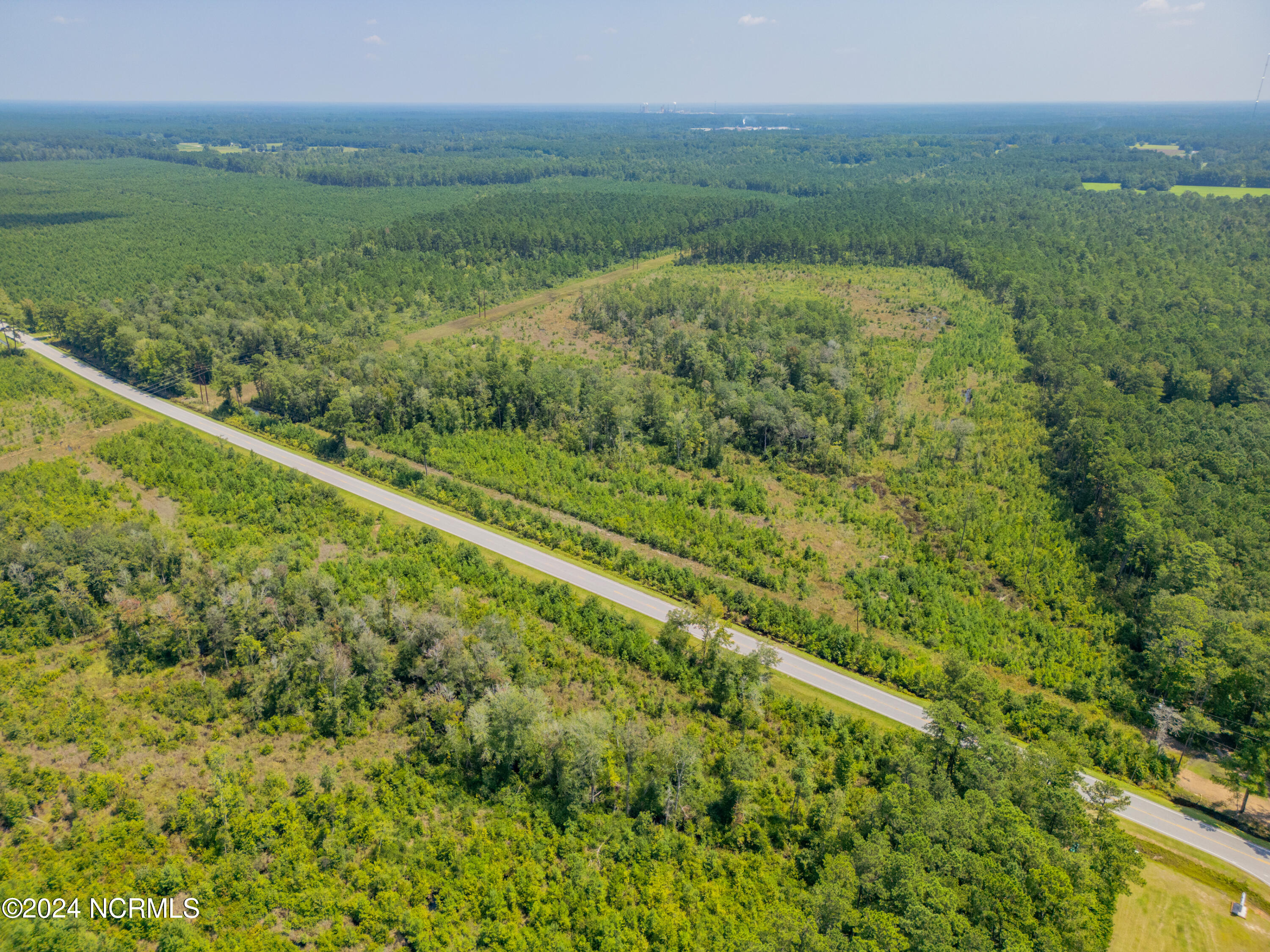 Near 949 General Howe Hwy Road Property Photo 15