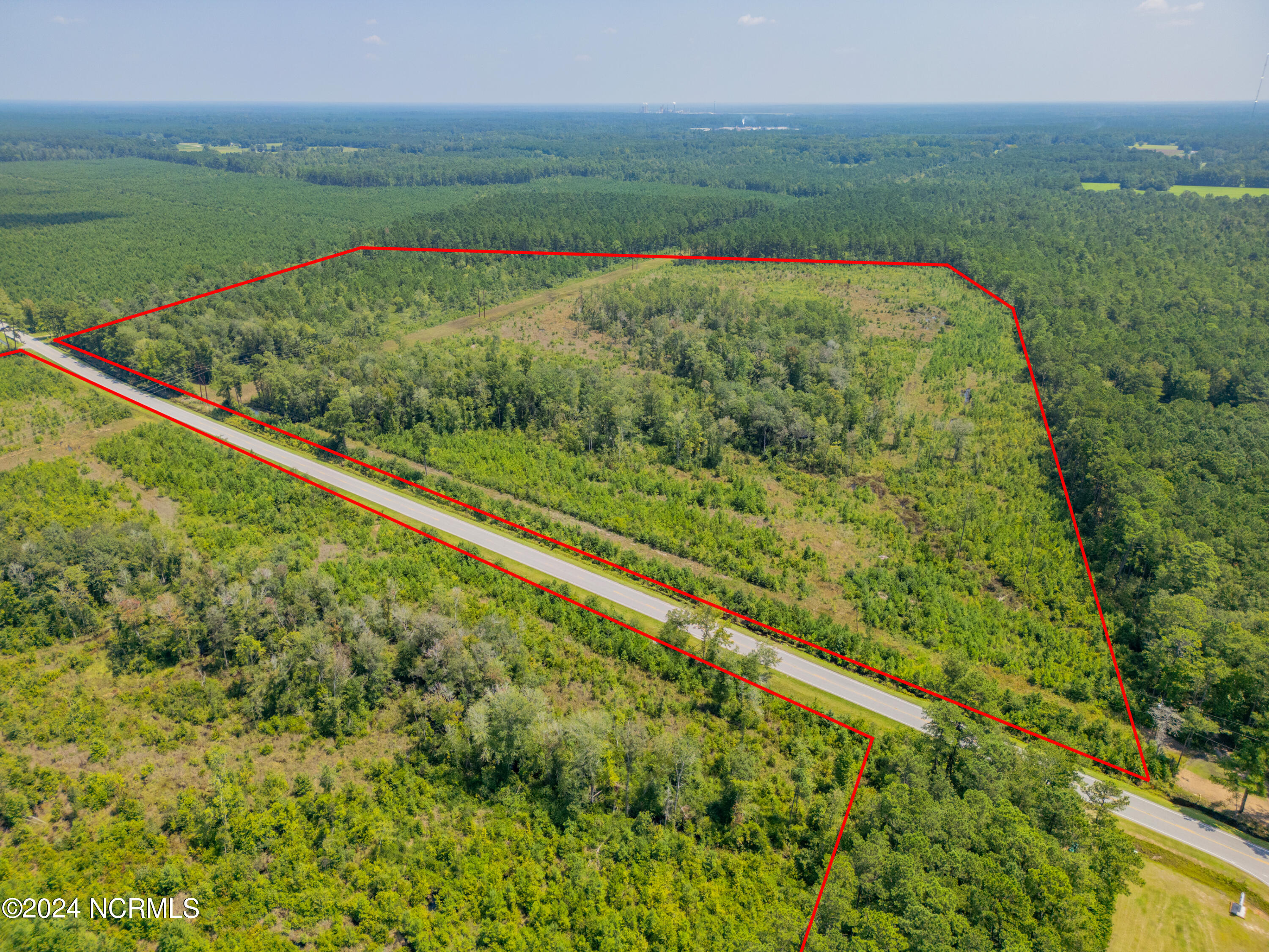 Near 949 General Howe Hwy Road Property Photo 16