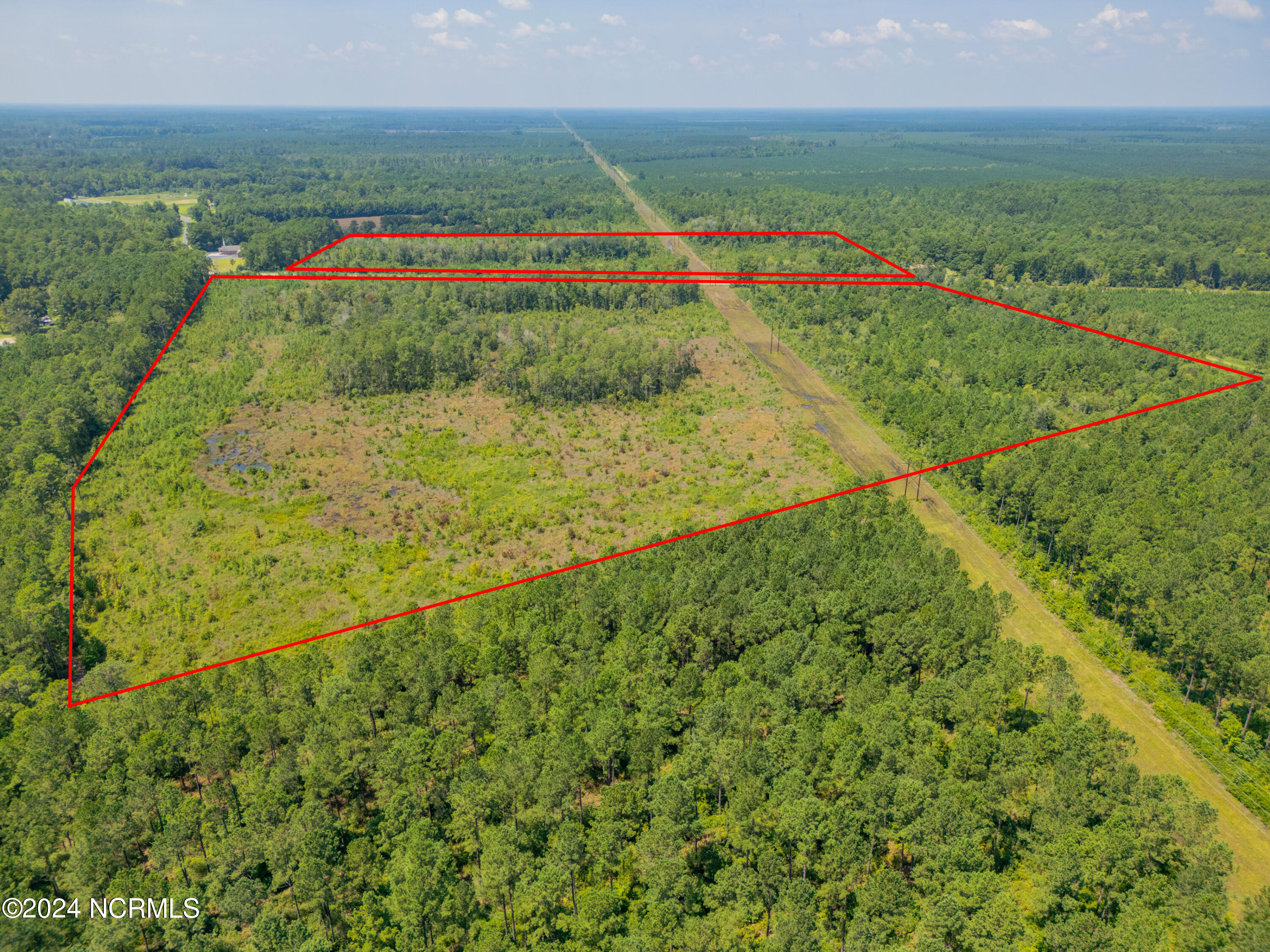 Near 949 General Howe Hwy Road Property Photo 21