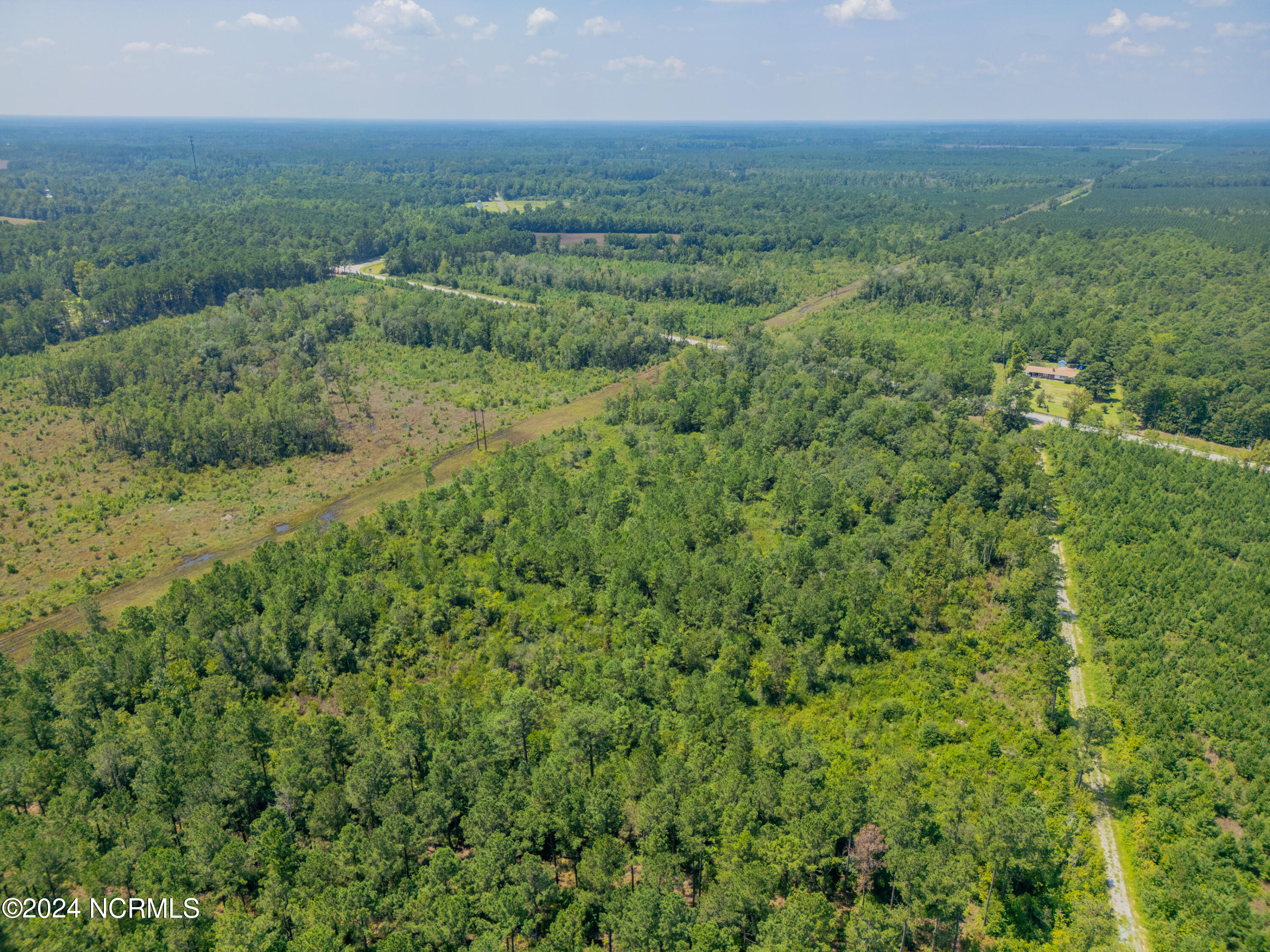 Near 949 General Howe Hwy Road Property Photo 22