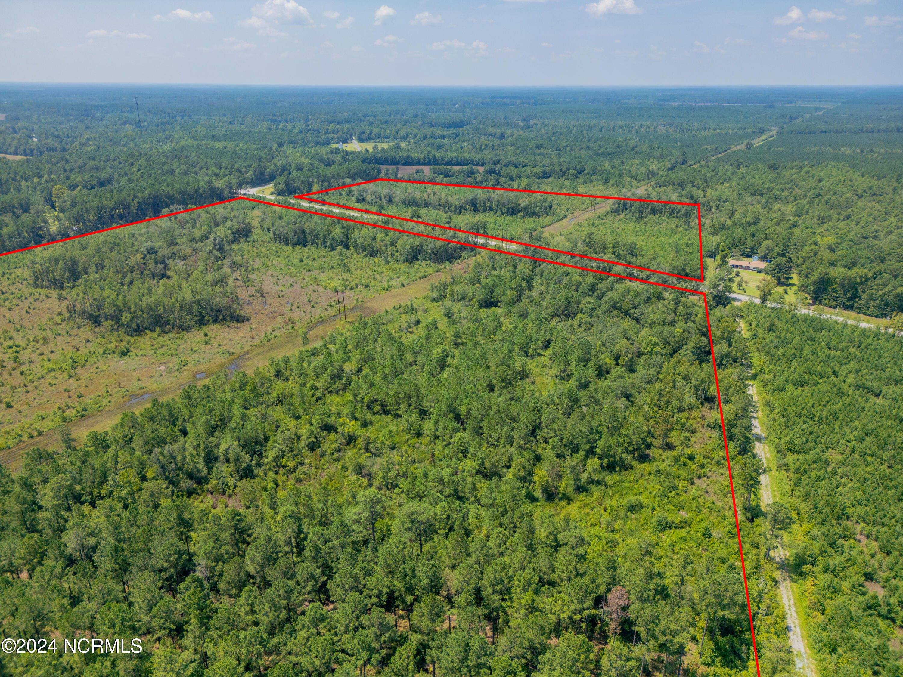 Near 949 General Howe Hwy Road Property Photo 23