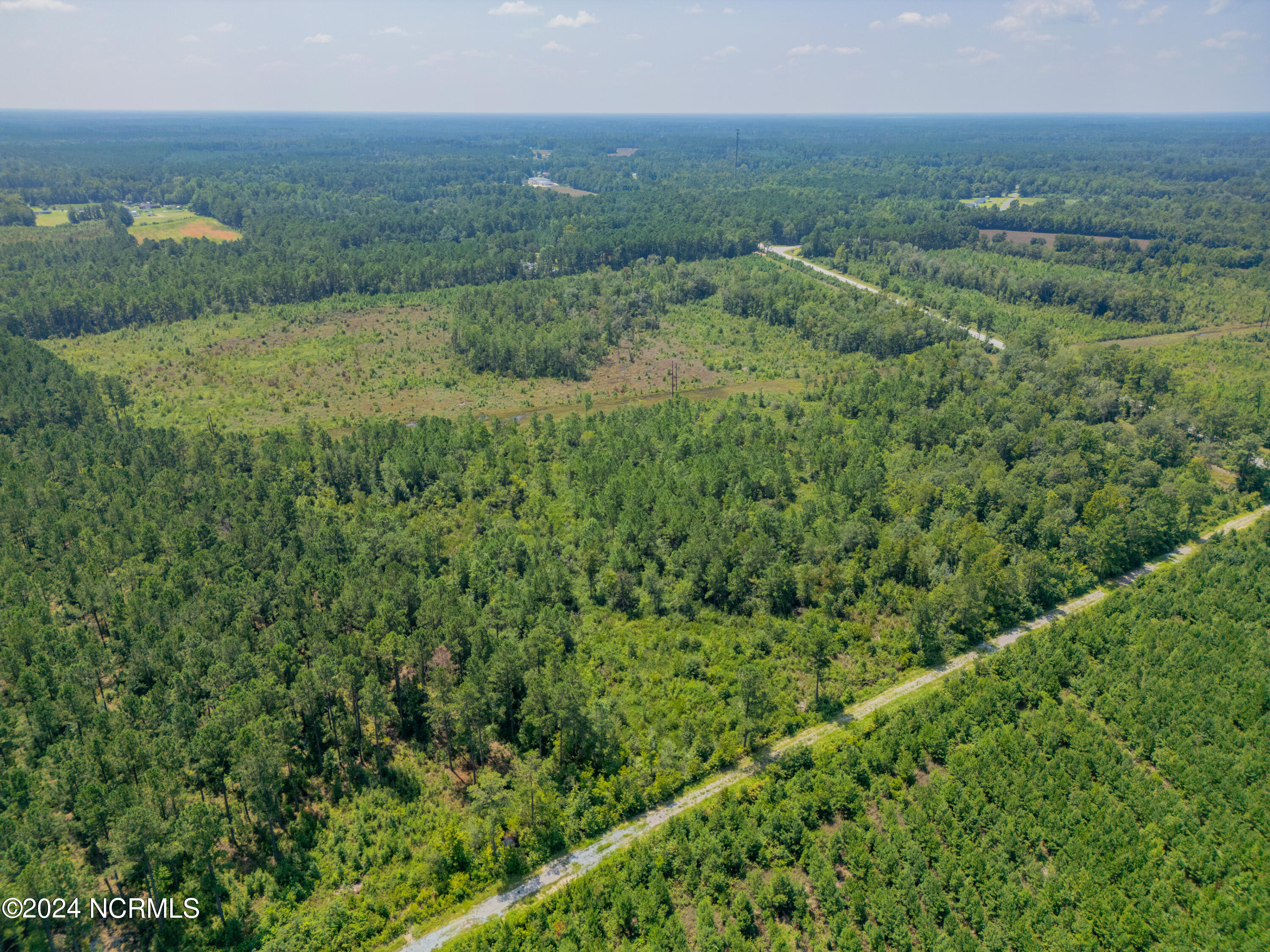 Near 949 General Howe Hwy Road Property Photo 24