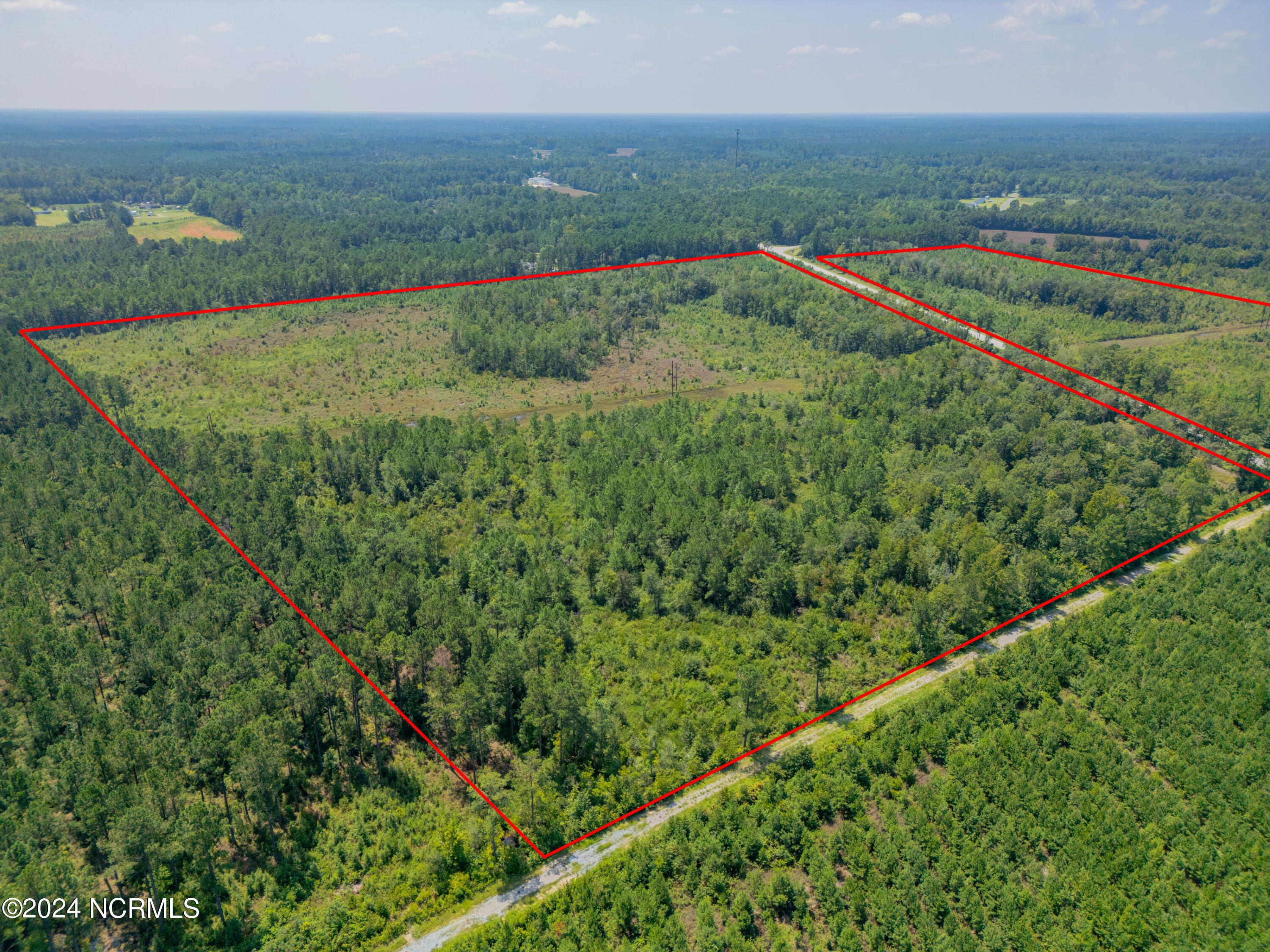 Near 949 General Howe Hwy Road Property Photo 25
