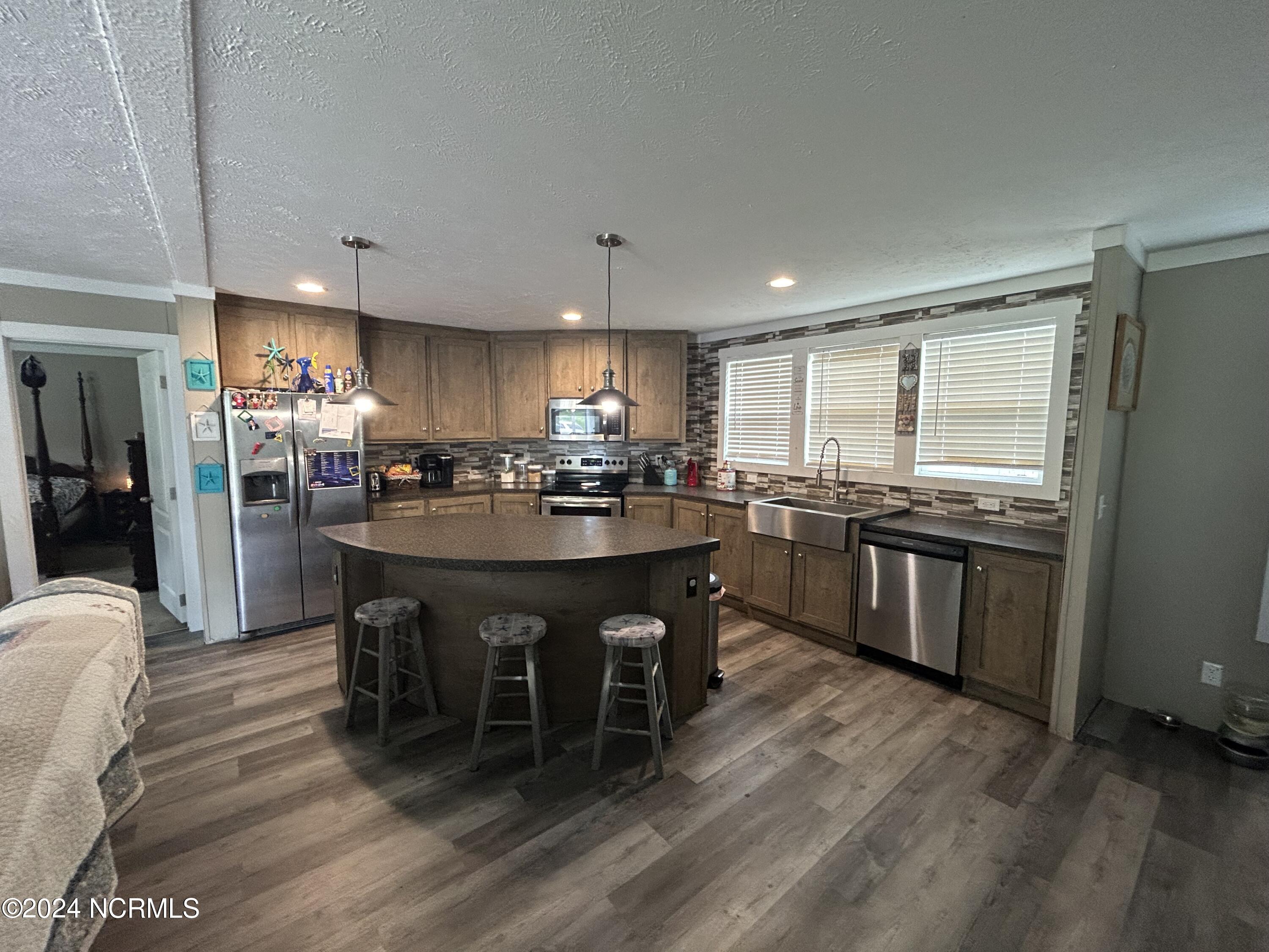 2184 Creekwood Court Property Photo 6