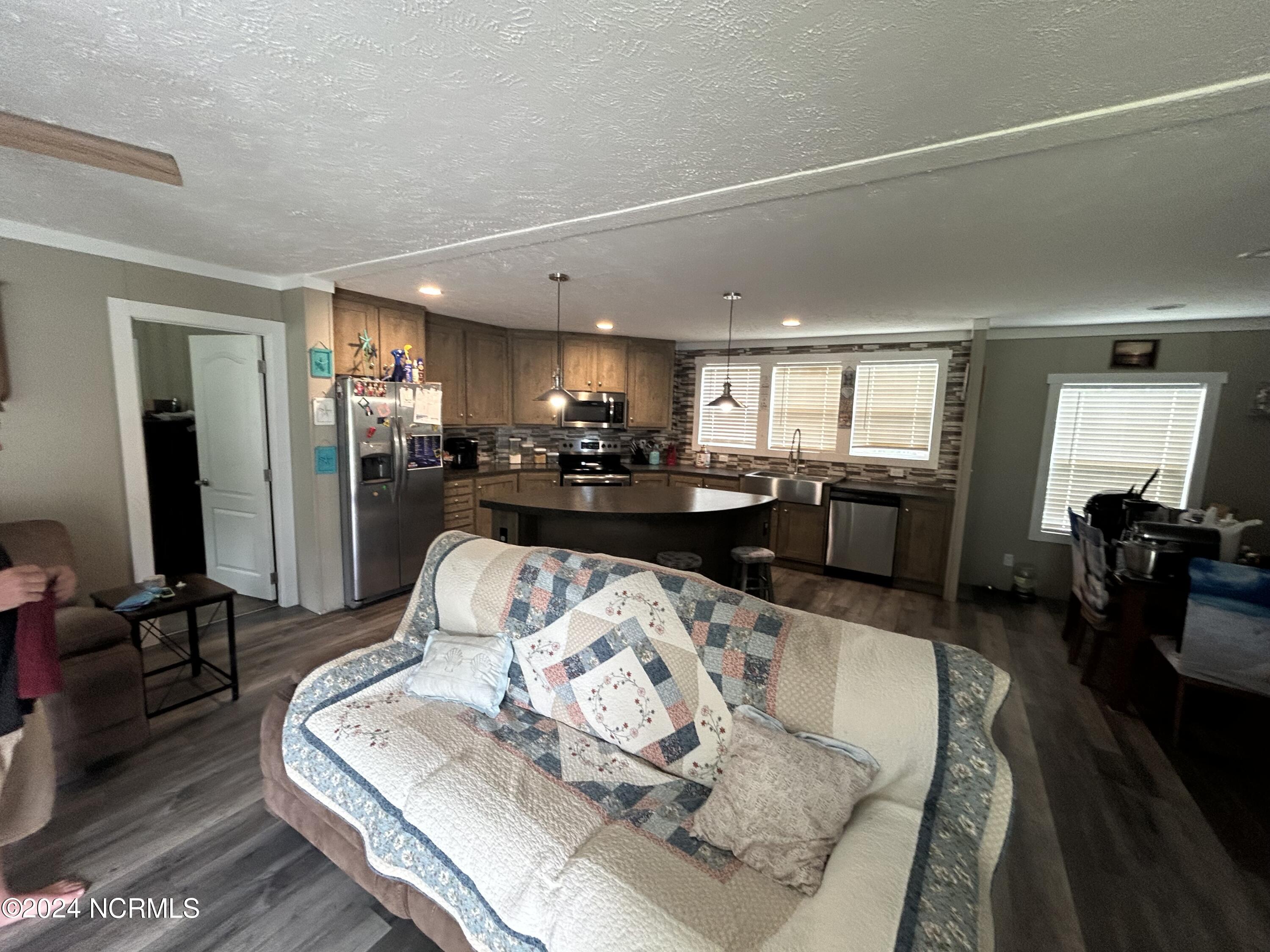 2184 Creekwood Court Property Photo 7