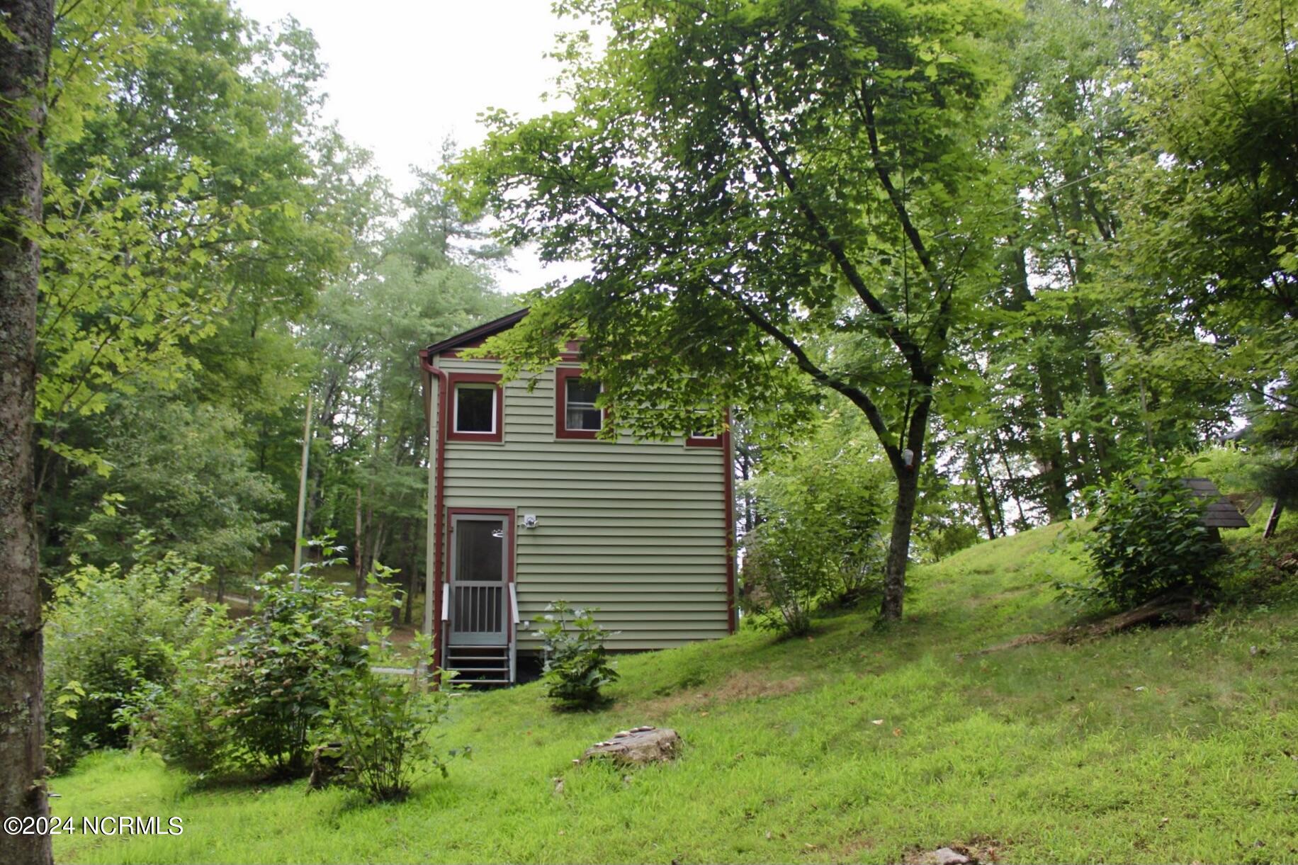 574 Pine Creek Road Property Photo 3