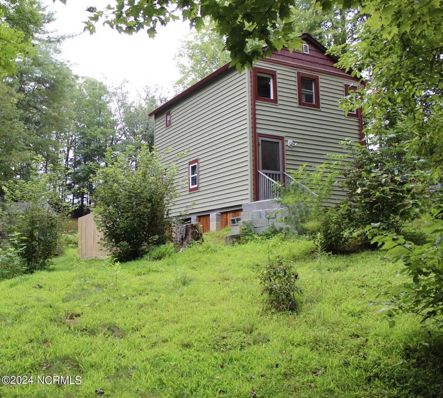 574 Pine Creek Road Property Photo 4