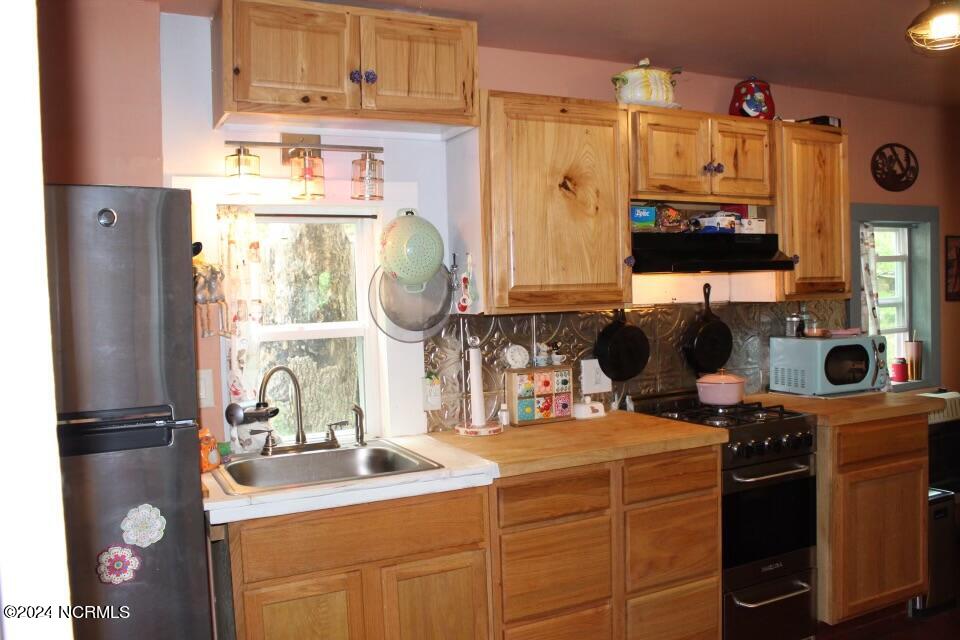 574 Pine Creek Road Property Photo 7