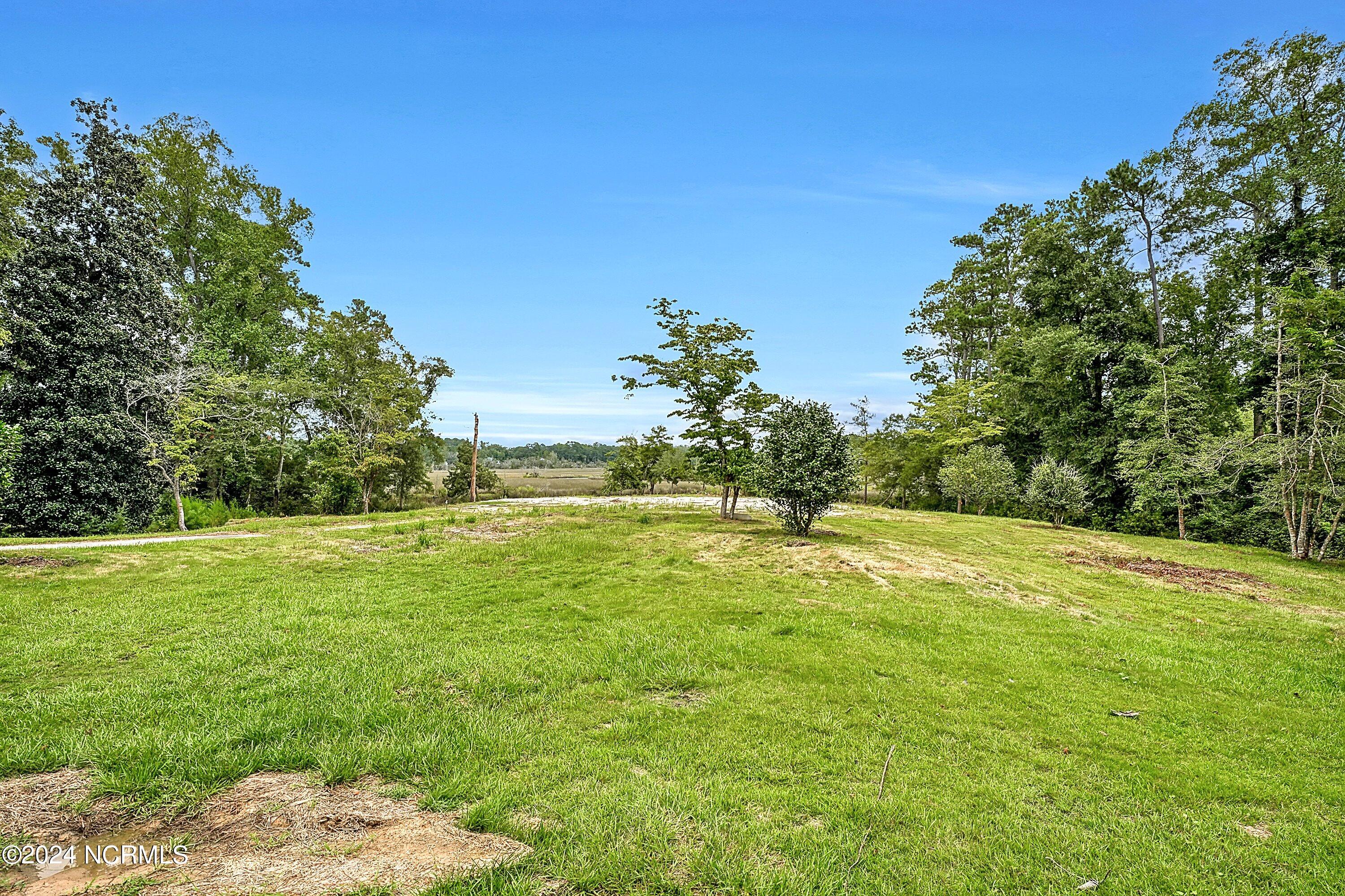 241 Thomas Drive Property Photo 13