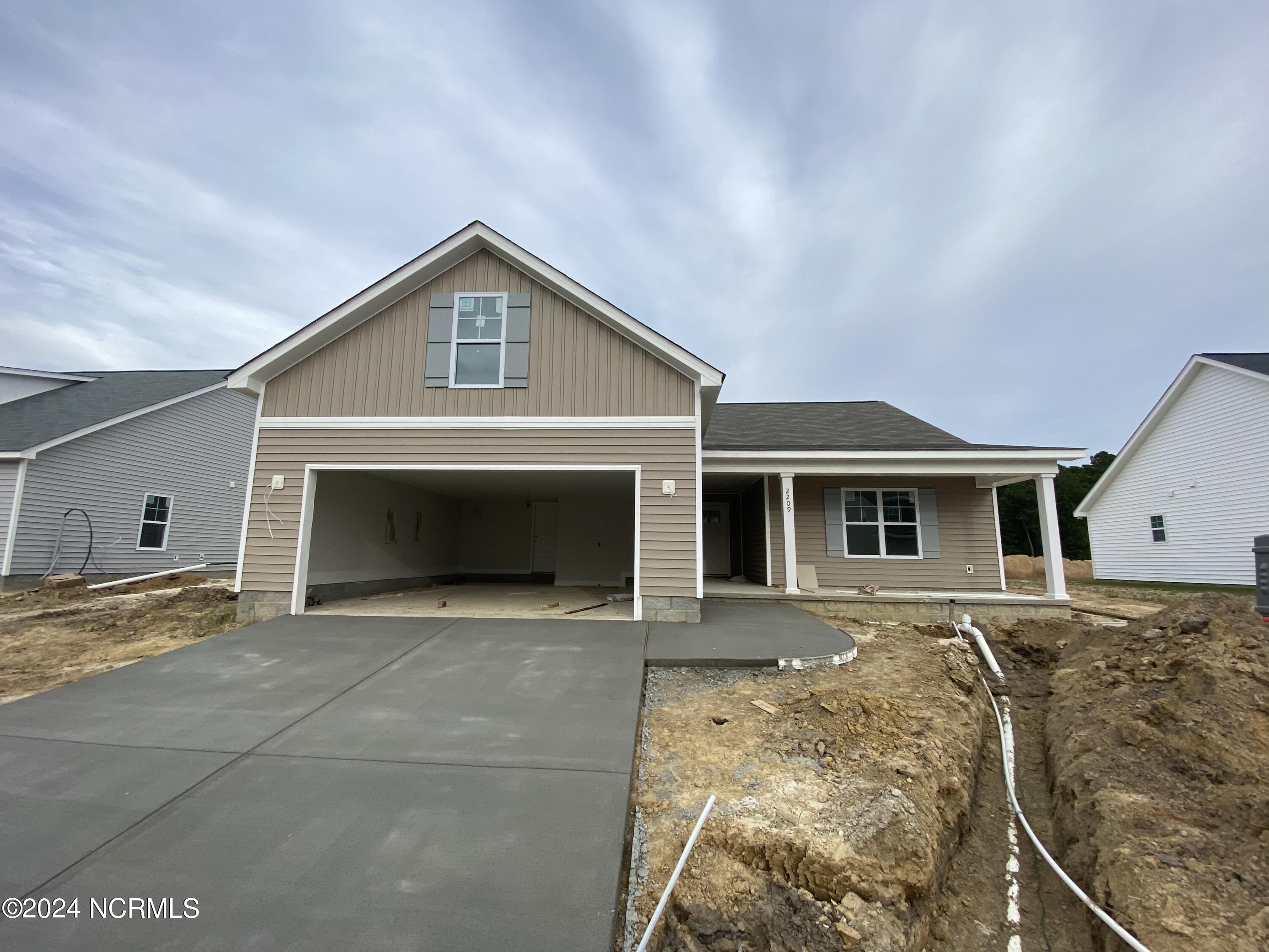 2209 Zircon Drive Property Photo 6