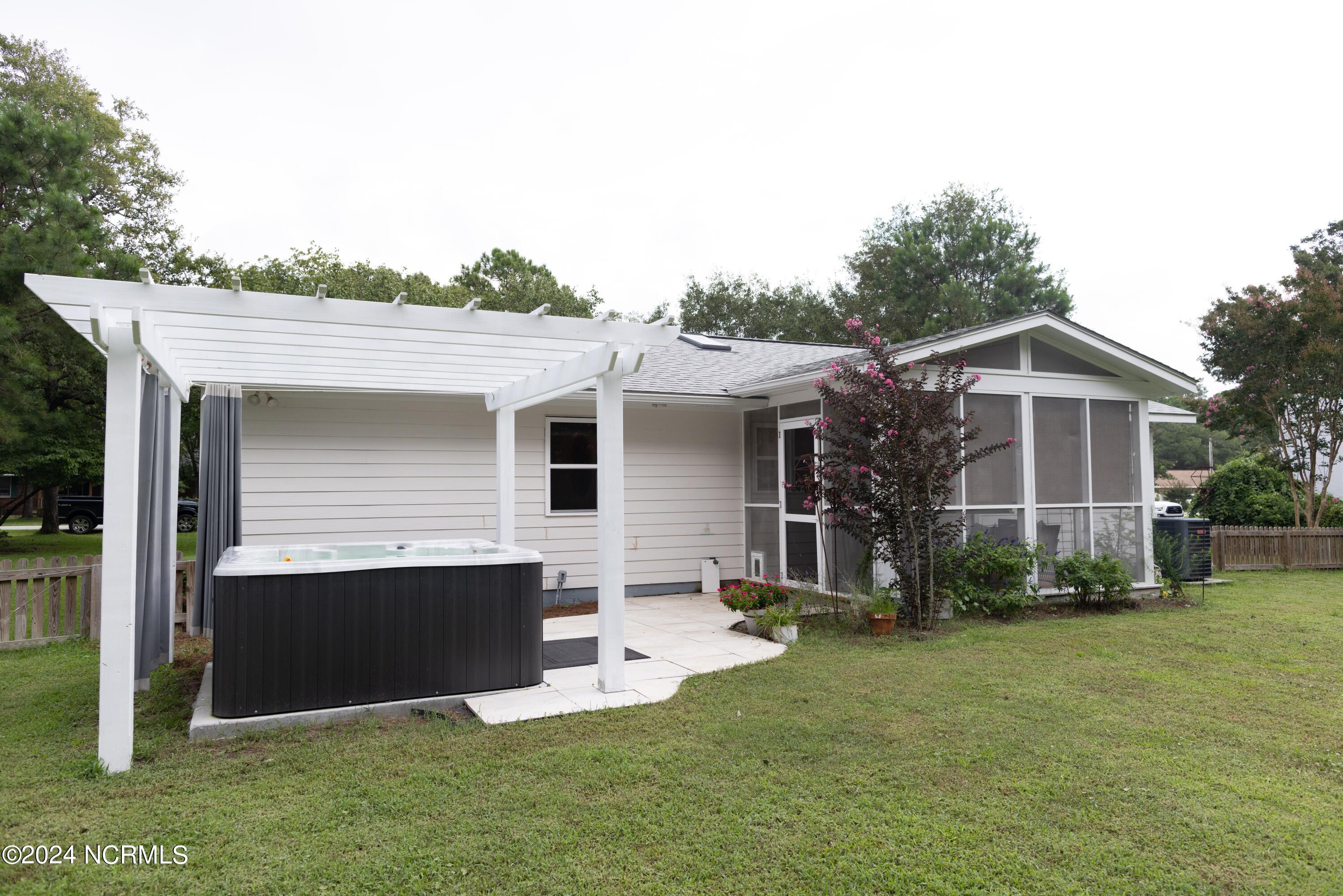 120 Bogue Sound Drive Property Photo 3