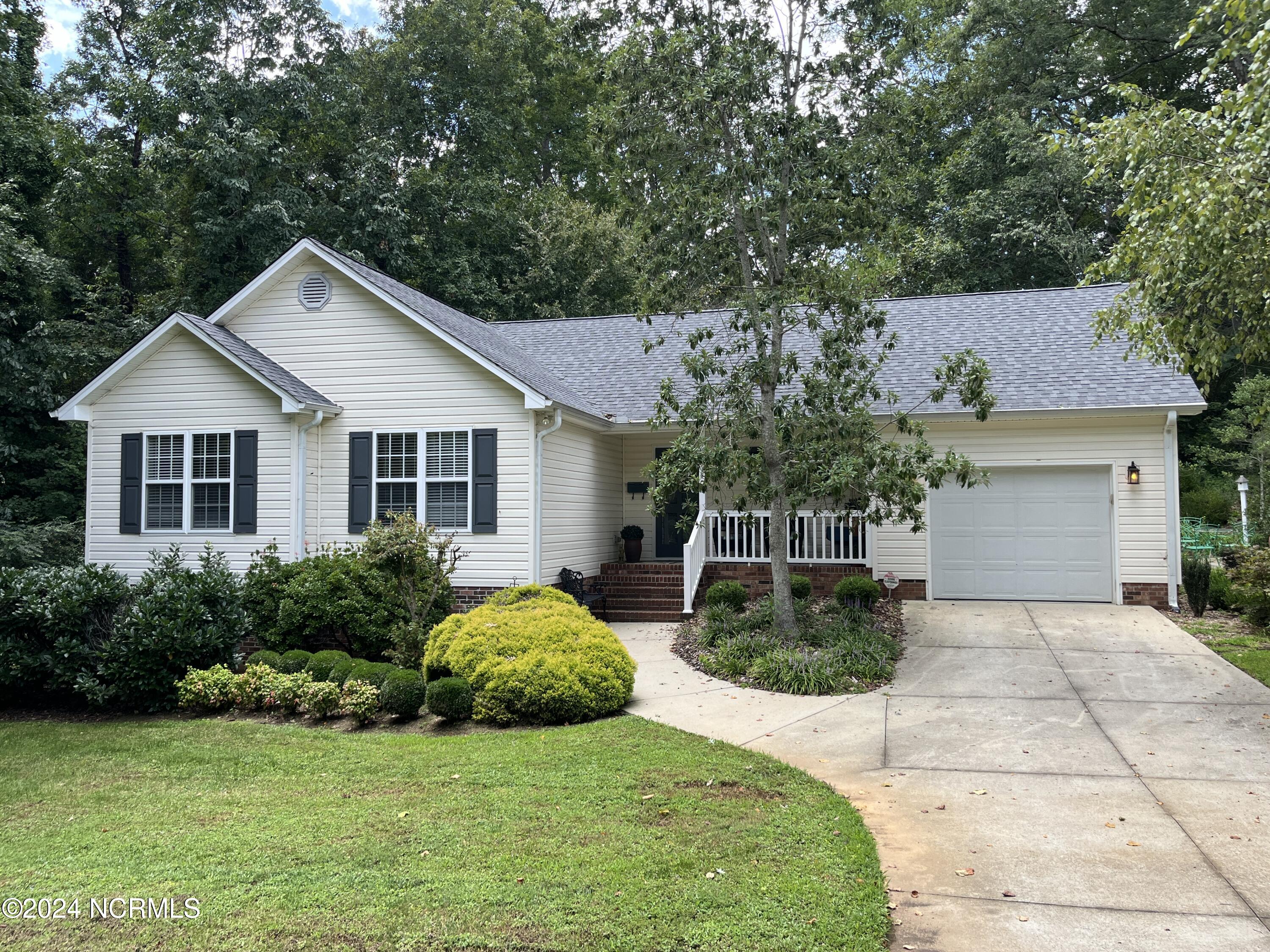 1408 Plantation Circle Property Photo 2