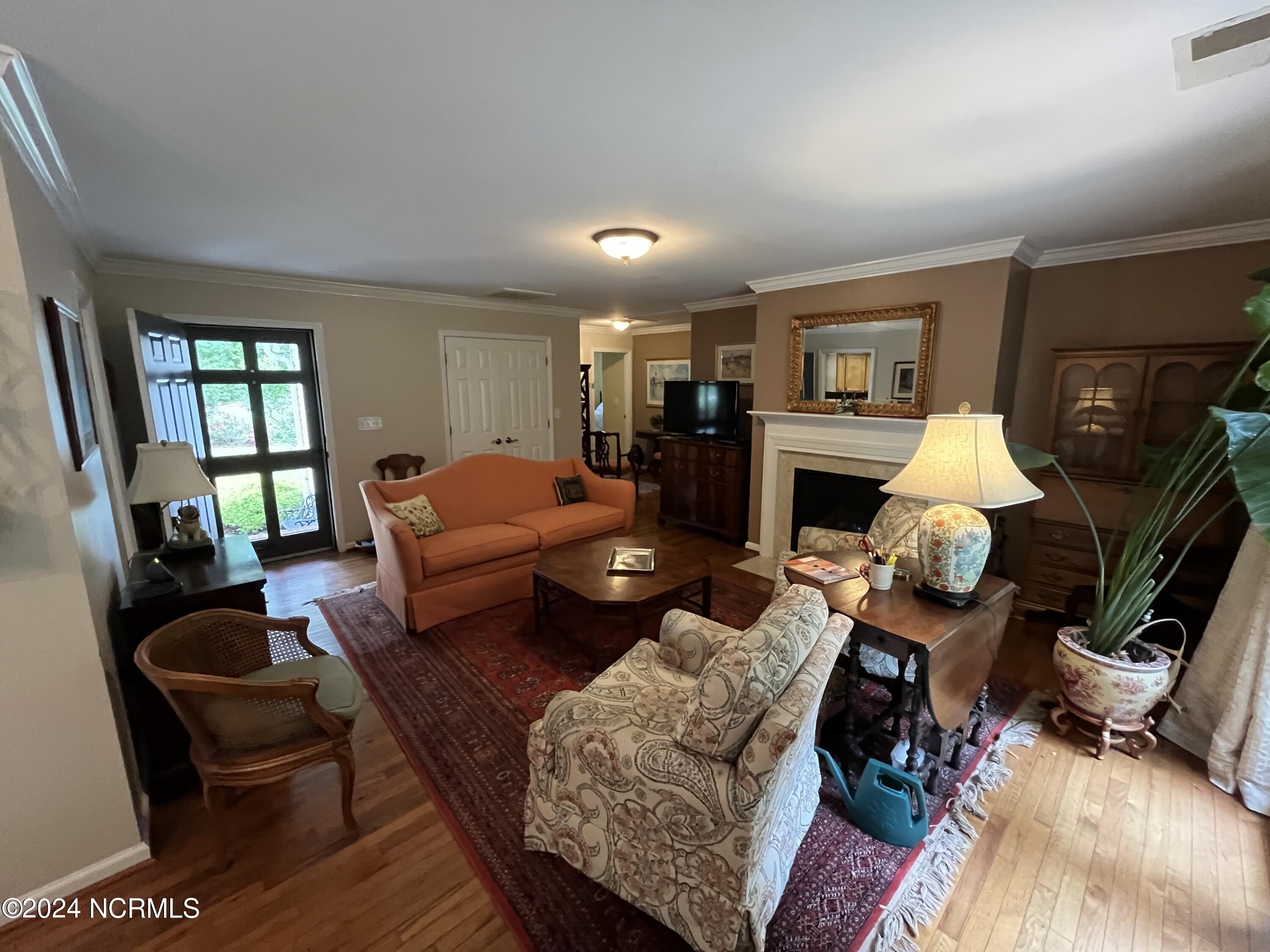 1408 Plantation Circle Property Photo 3