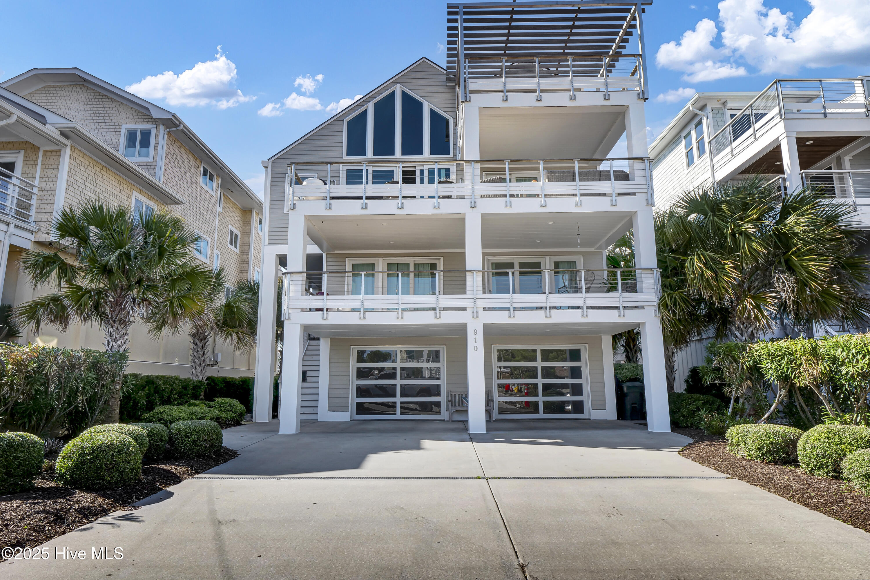 910 S Lumina Avenue Property Photo 1