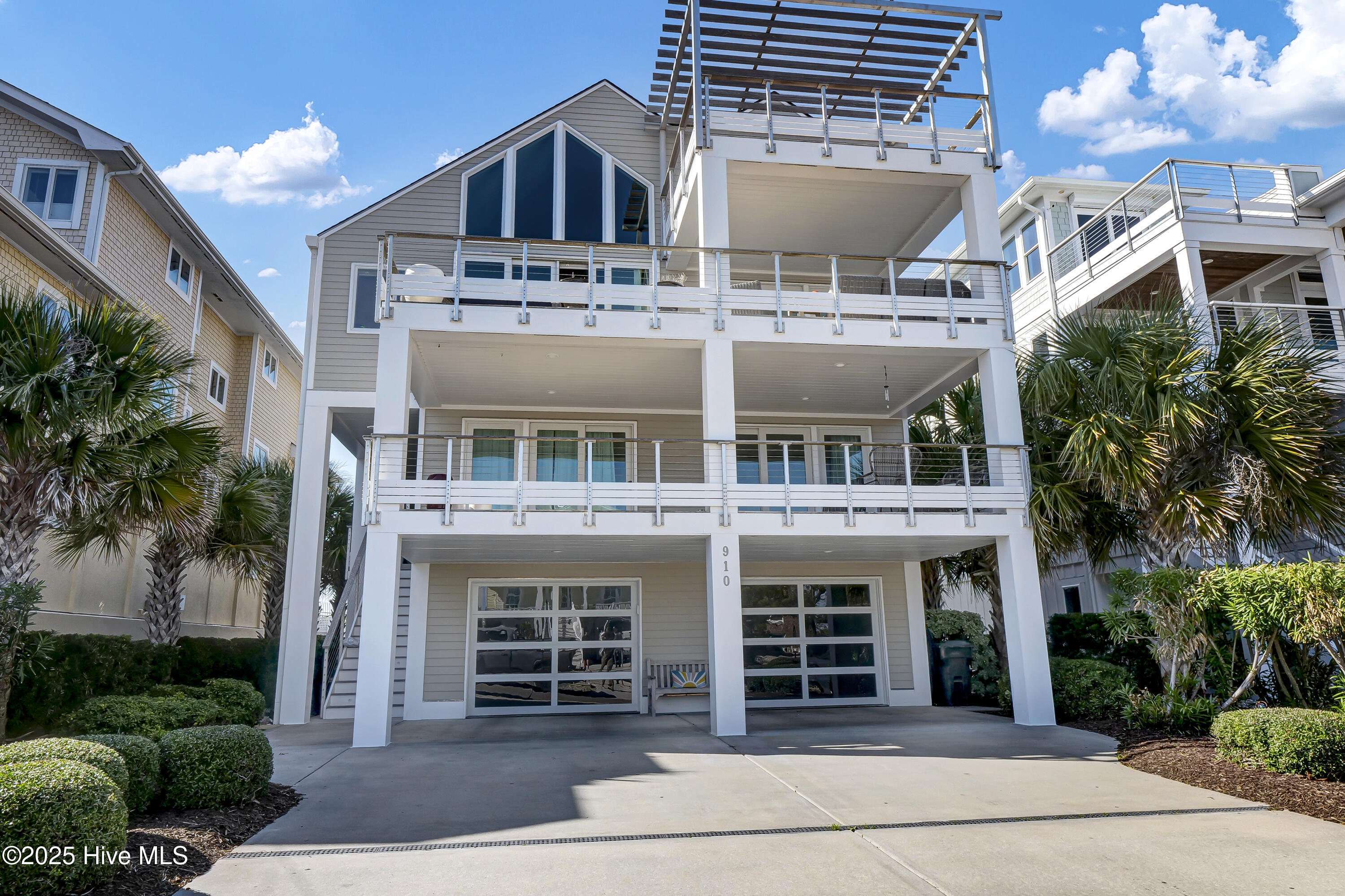 910 S Lumina Avenue Property Photo 3