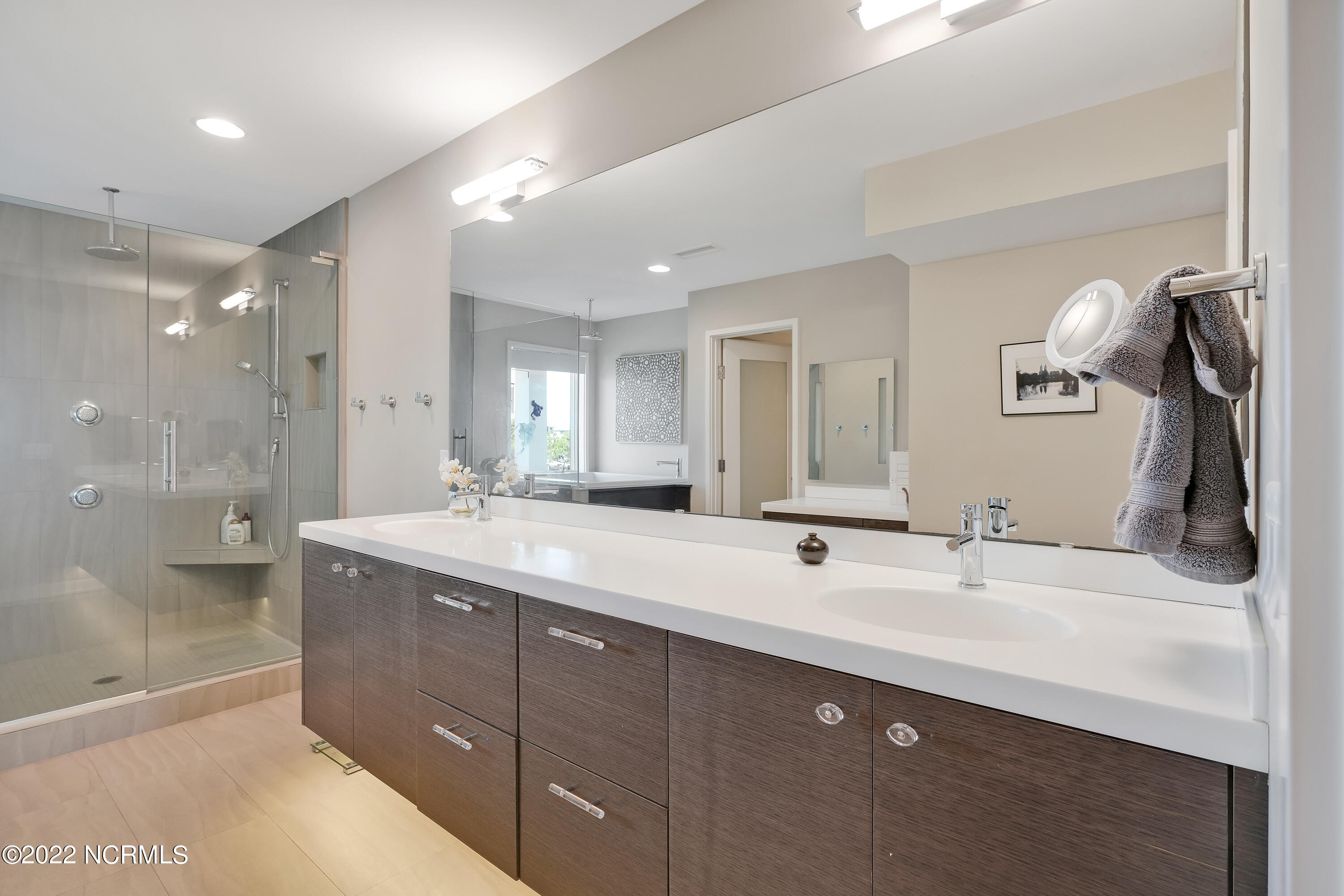 910 S Lumina Avenue Property Photo 33
